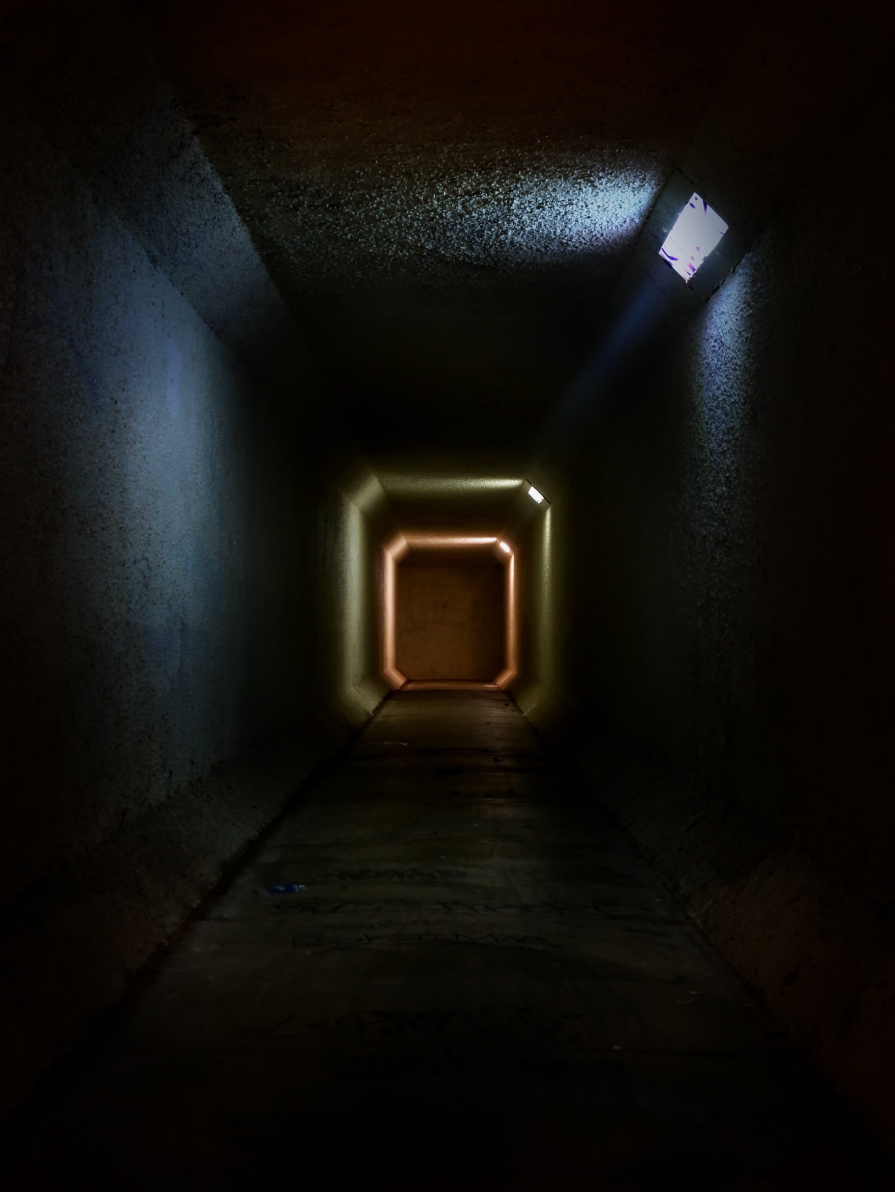 dirty, escape, silhouette, rock, scary, transportation, no People, dark, light - natural phenomenon, dom, railway, architecture, horror, mysterious, fear, Phone HD Wallpaper
