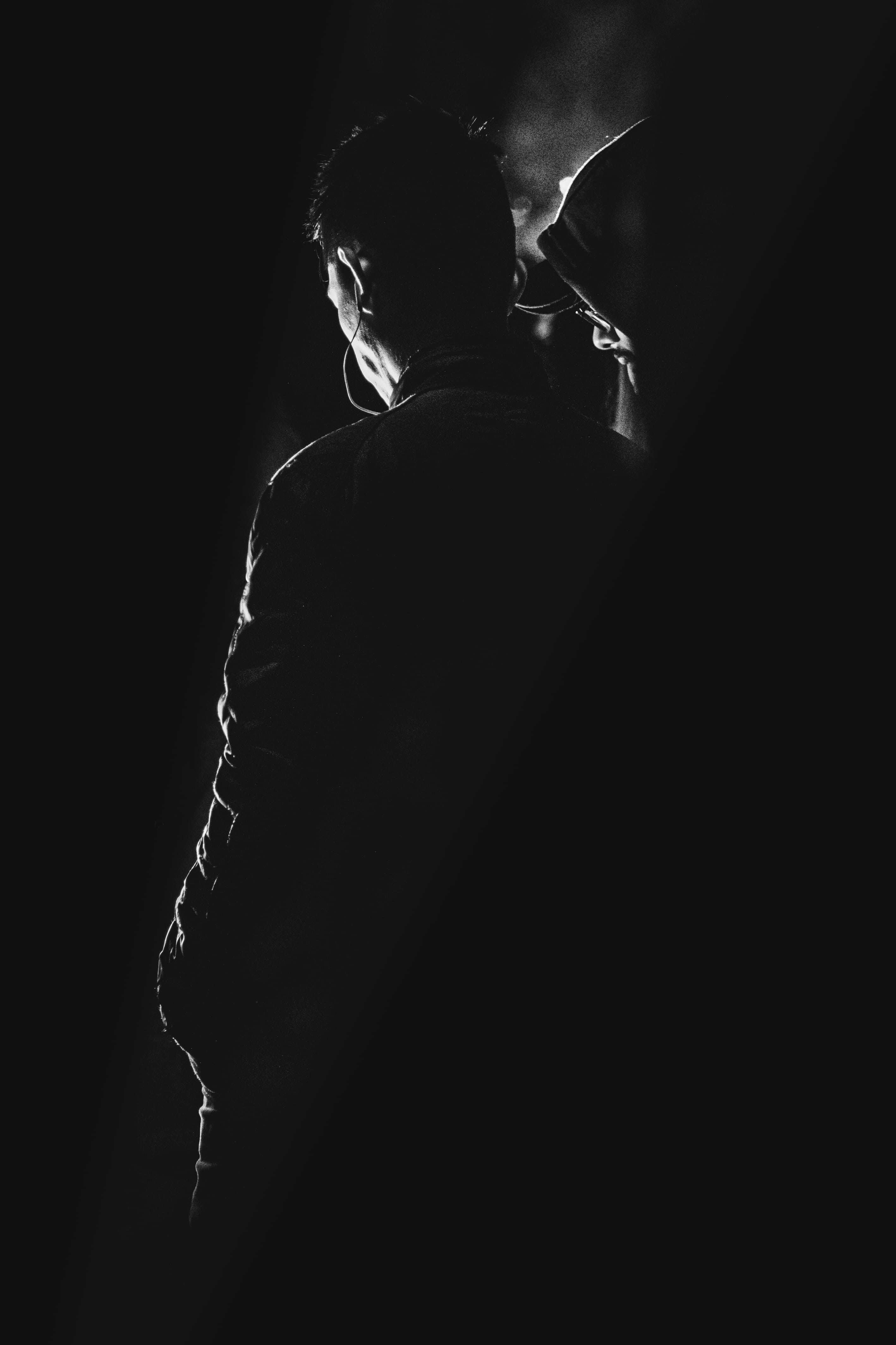 event, males, dark, silhouette, copy space, black Background, cut out, adult, profile view, women, men, leisure activity, studio shot, adults only, indoors, Phone HD Wallpaper