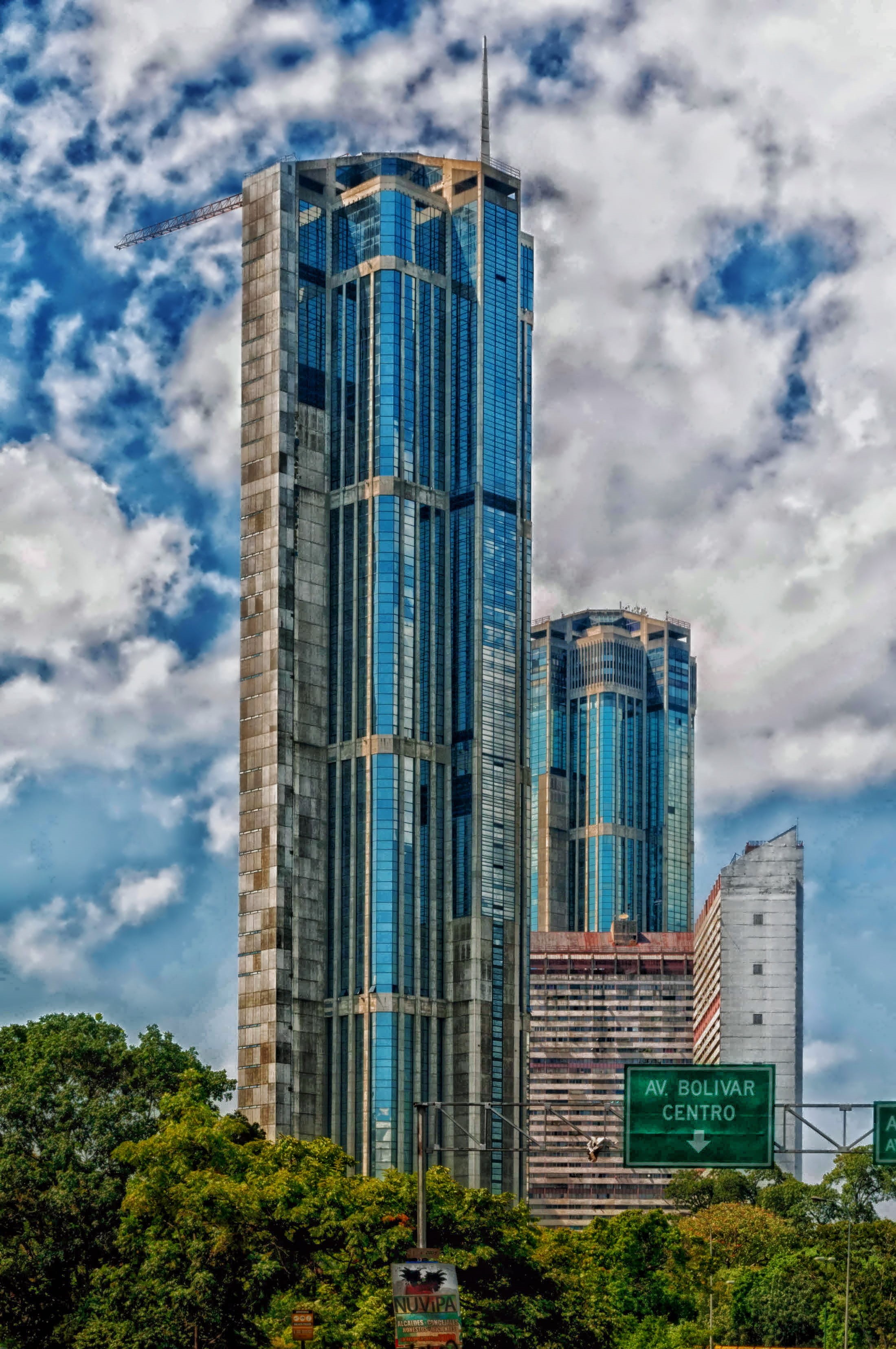 day, tall - high, buildings, clouds, outdoors, 2K, financial district, no people, tree, hdr, building, office, skyscraper, building exterior, Venezuela, Phone HD Wallpaper