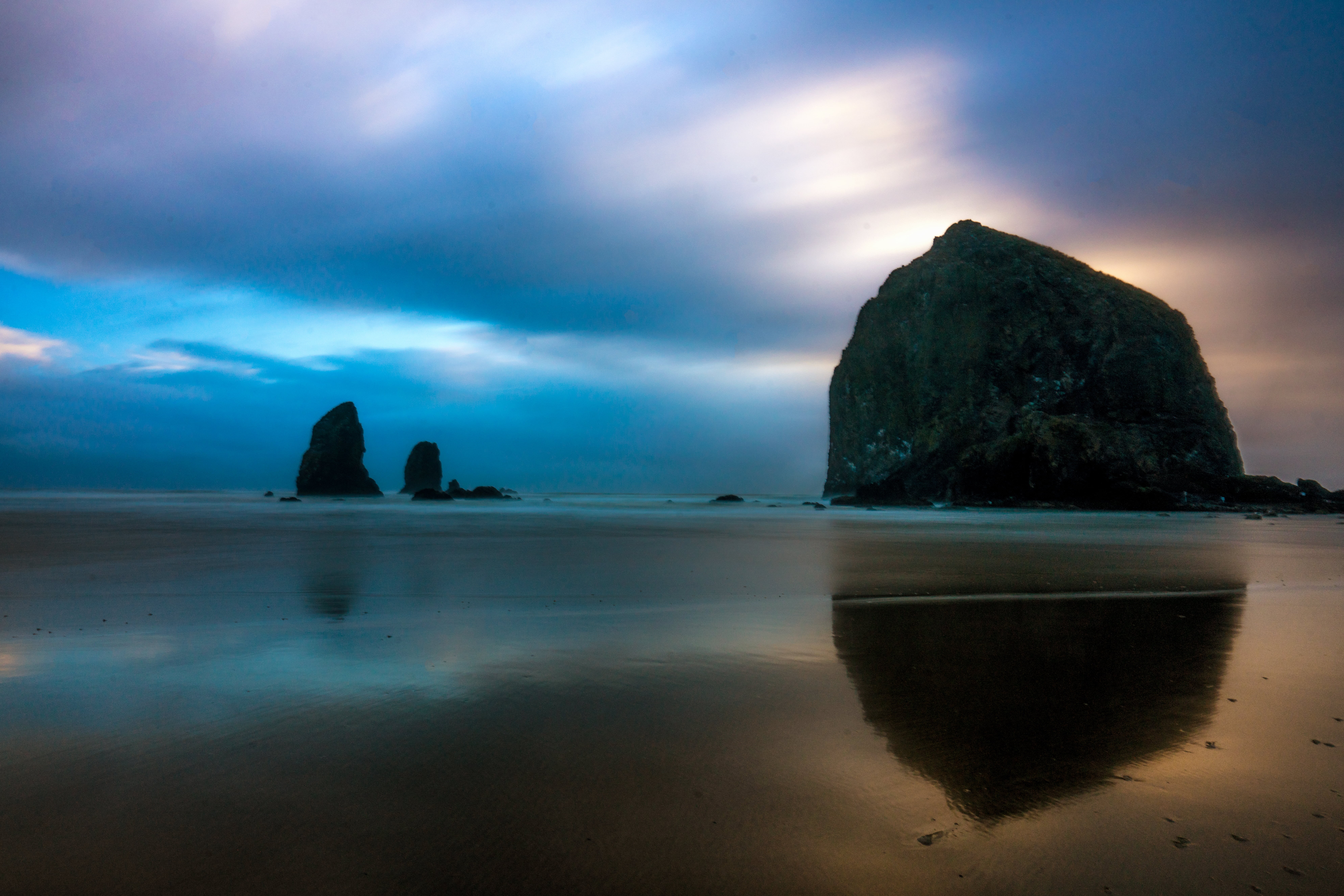 sand, water, scenics, 8K, sky, cannon, sea, Haystack Rock, seascape, beach, Pacific Ocean, Evening, Stormy, Cannon Beach, hill, photo, Oregon, landscape, HD Wallpaper