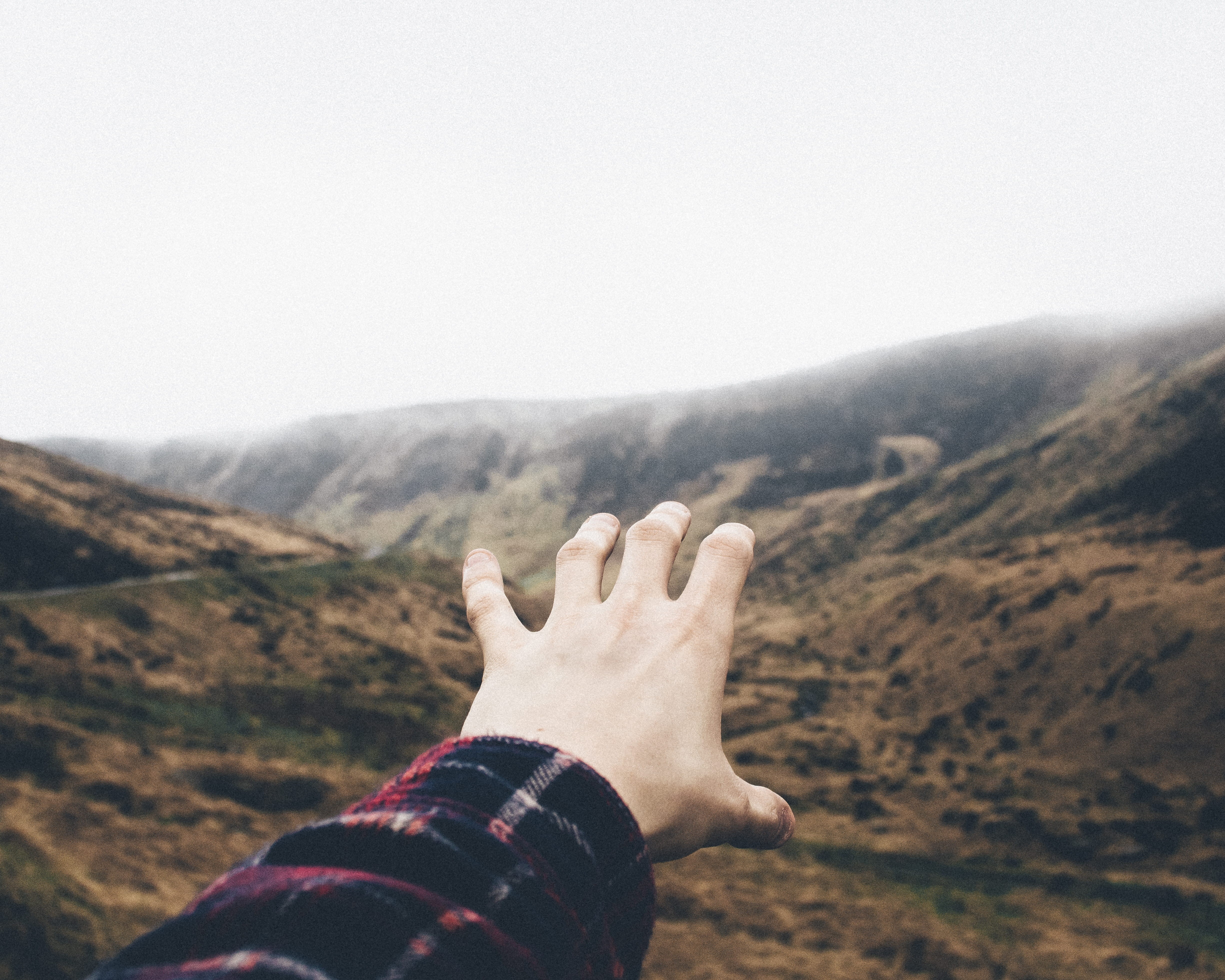 personal perspective, human limb, towards, human leg, 4K, copy space, raising, beauty in nature, people, view, arms Outstretched, one man only, day, reaching, HD Wallpaper