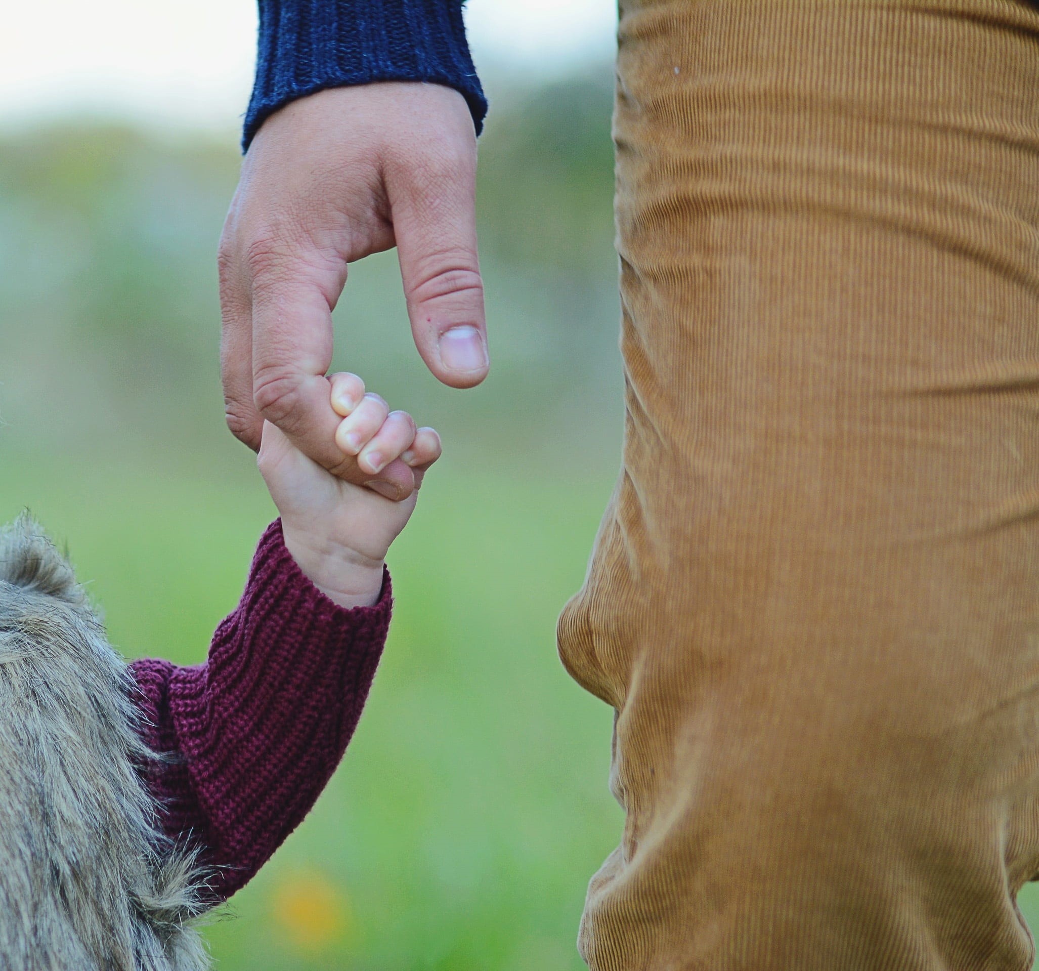 outdoors, happy fathers day, people, holding, lifestyles, 1080P, adult, father daughter, human hand, dad, close-up, family, finger, positive emotion, person, HD Wallpaper