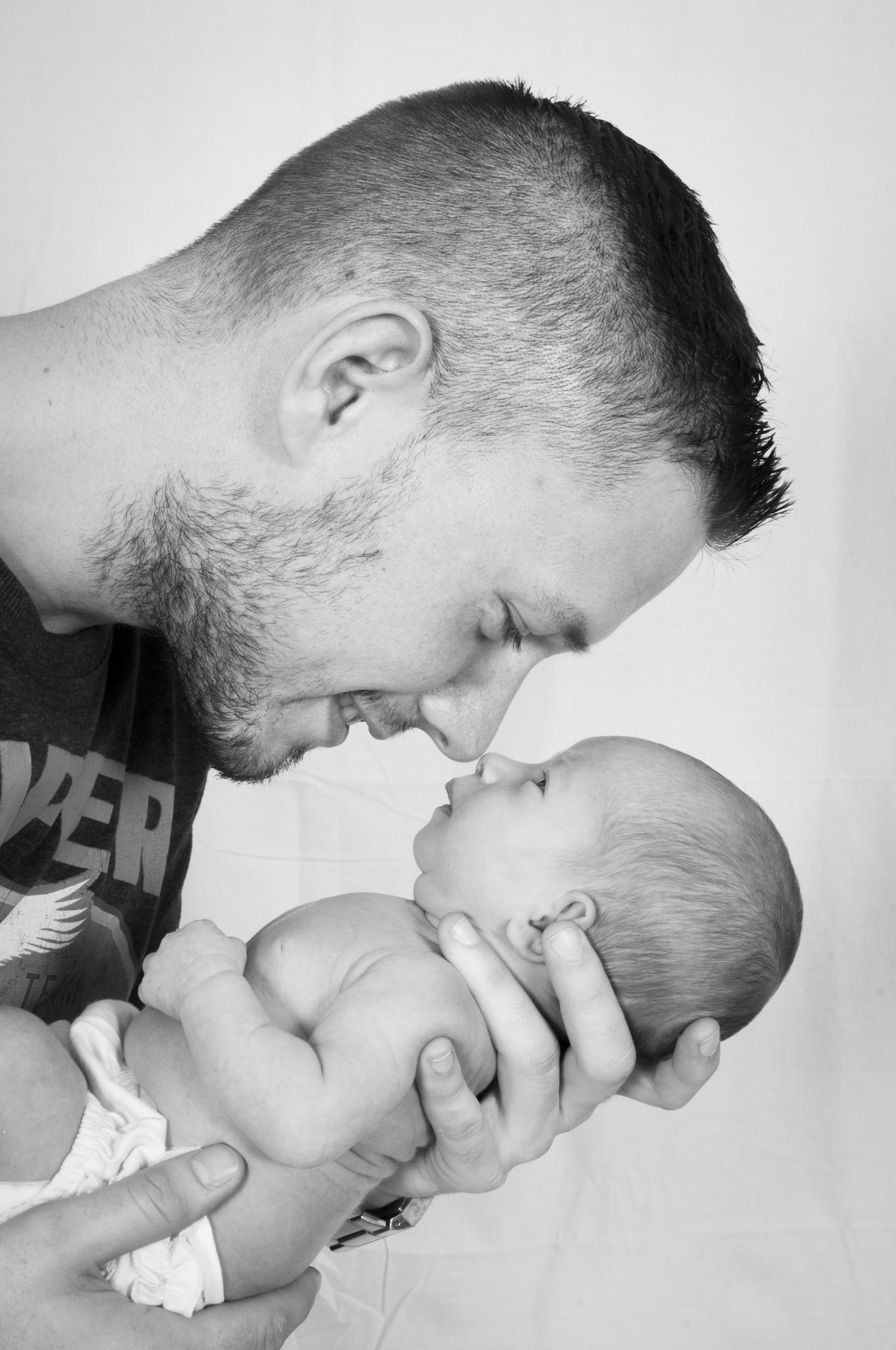 happiness, father and son, people, family, real people, bonding, babyhood, baby, headshot, newborn, happy, 4K, innocence, son, men, males, love, indoors, Phone HD Wallpaper