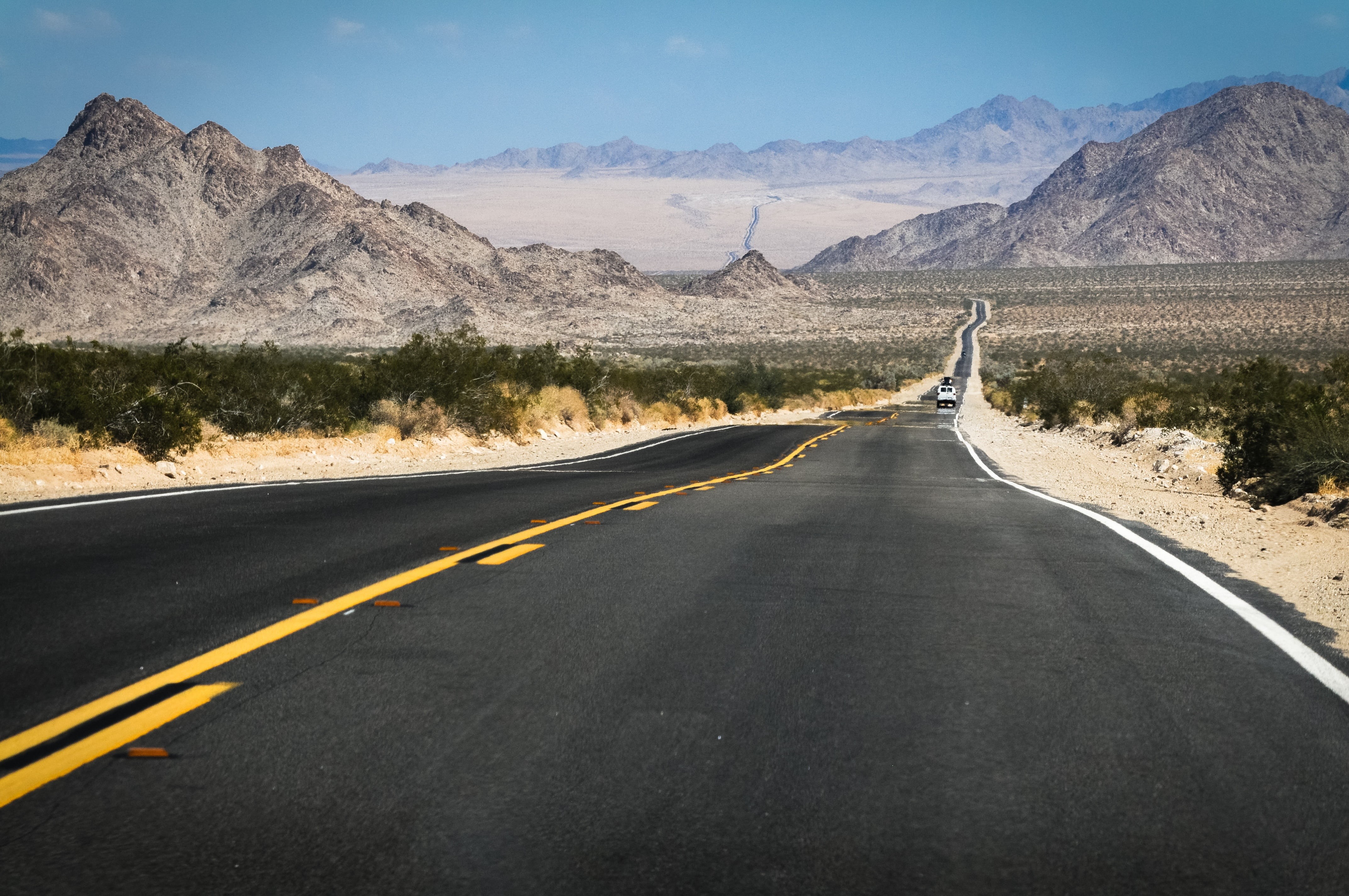 drive, 4K, blue, panoramic, road marking, roadway, country, national, dividing line, historic, arid climate, sign, highway, uSA, states, outdoors, asphalt, HD Wallpaper