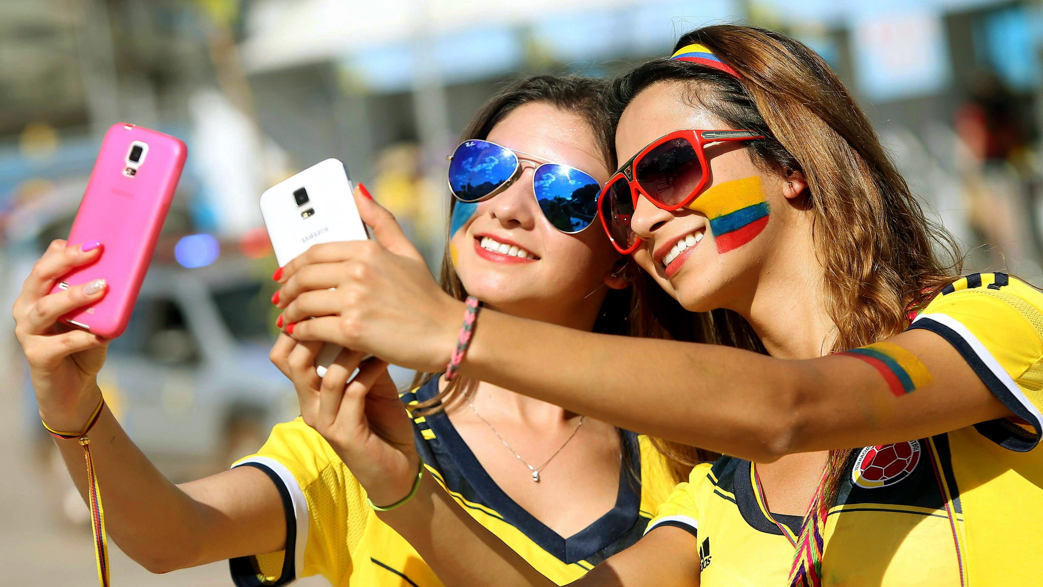 Colombia, FIFA World Cup, fun, women, happiness, portrait, photography themes, s, sports jerseys, wireless technology, selfies, portable information device, HD Wallpaper