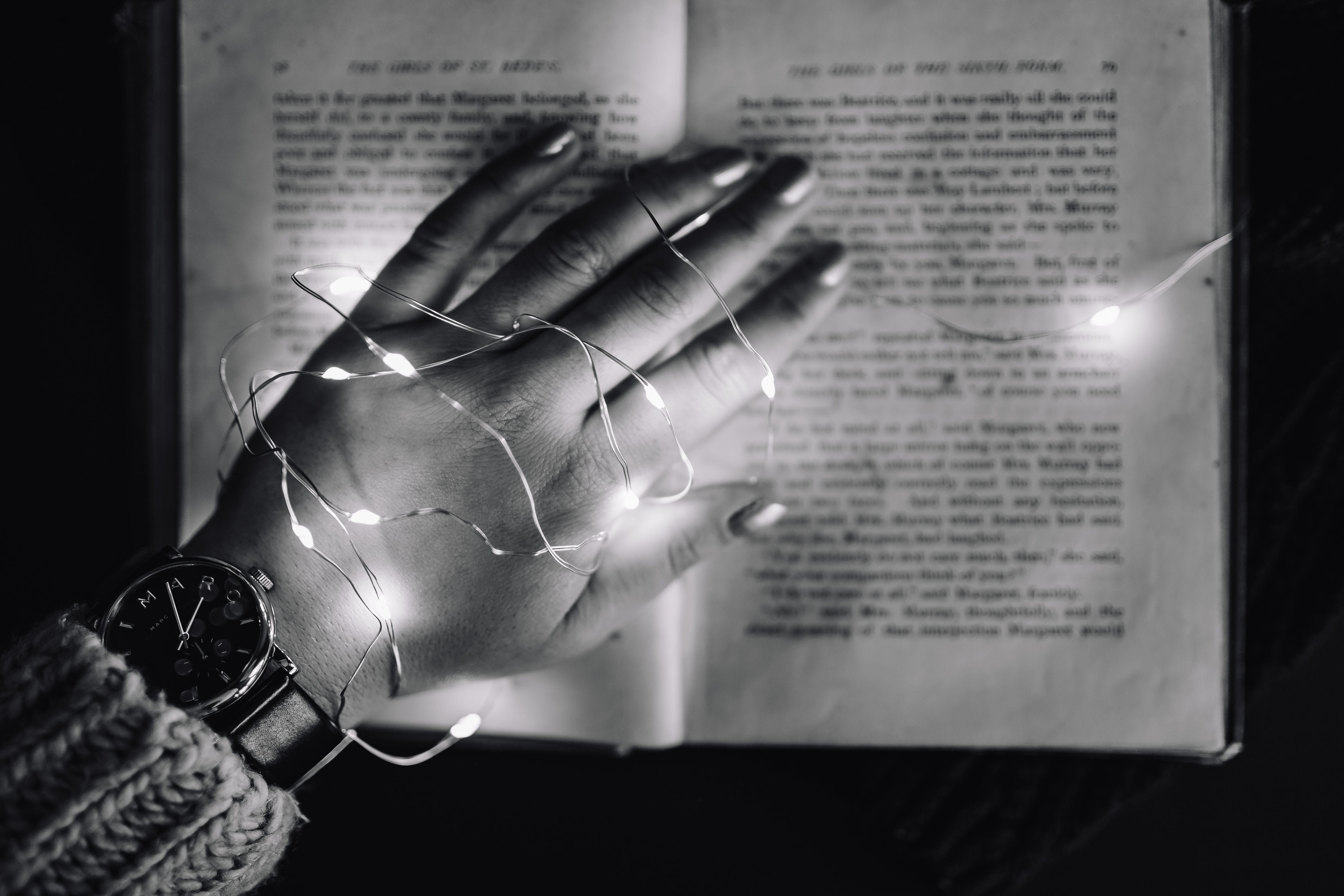 close-up, human body part, human hand, 4K, body part, lifestyles, time, holding, Magic, illuminated, mid adult, hand, adults only, paper, finger, adult, HD Wallpaper