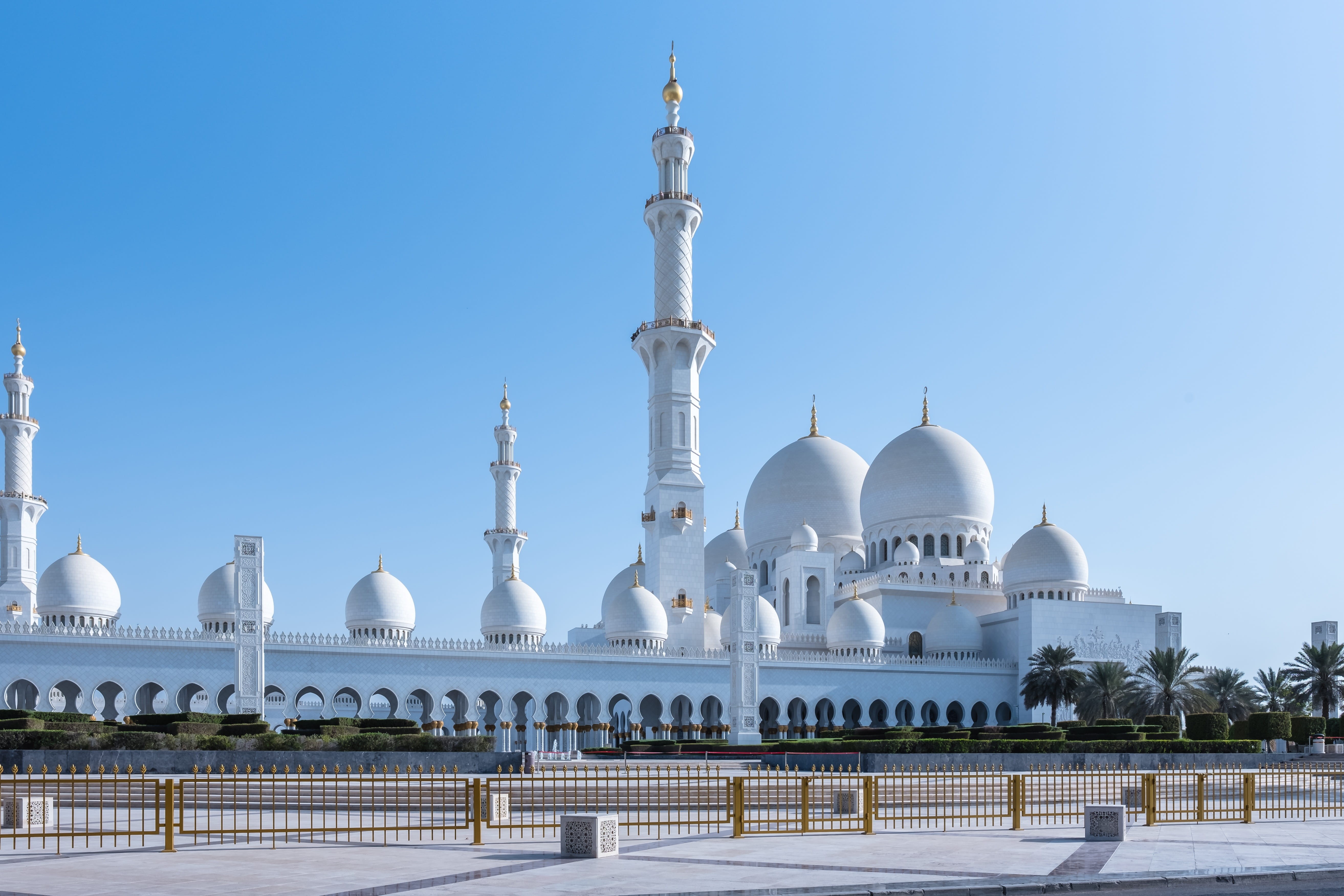day, religion, marble, architecture, vacations, nature, clear sky, abu-dhabi, tourism, dome, outdoors, no people, building, minaret, 5K, sky, orient, place of worship, HD Wallpaper