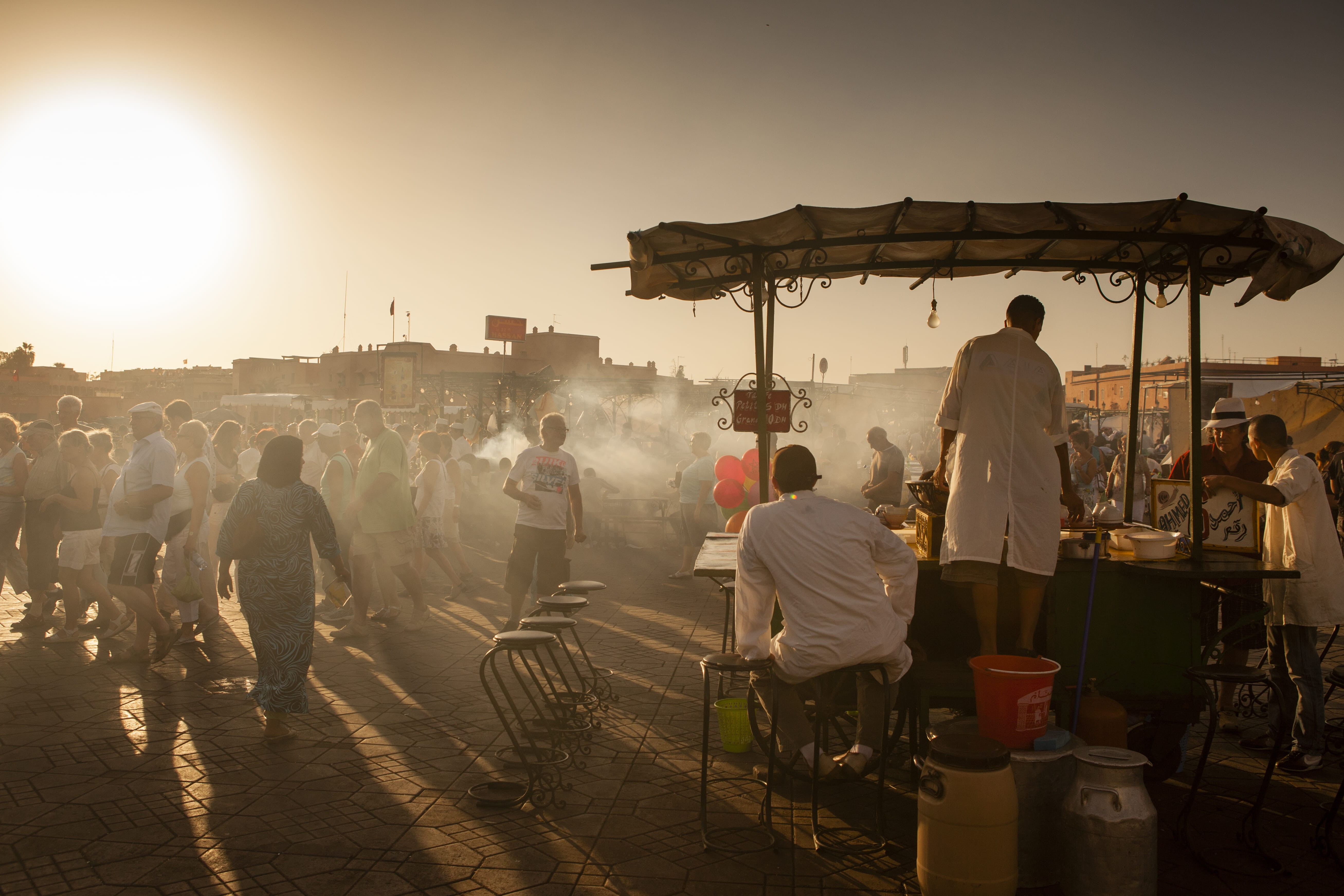 5K, women, architecture, men, sunset, djemaa el-fnaa, lifestyles, adult, marrakech, large group of people, djema el-fna, crowd, food, jemaa el-fnaa, outdoors, HD Wallpaper