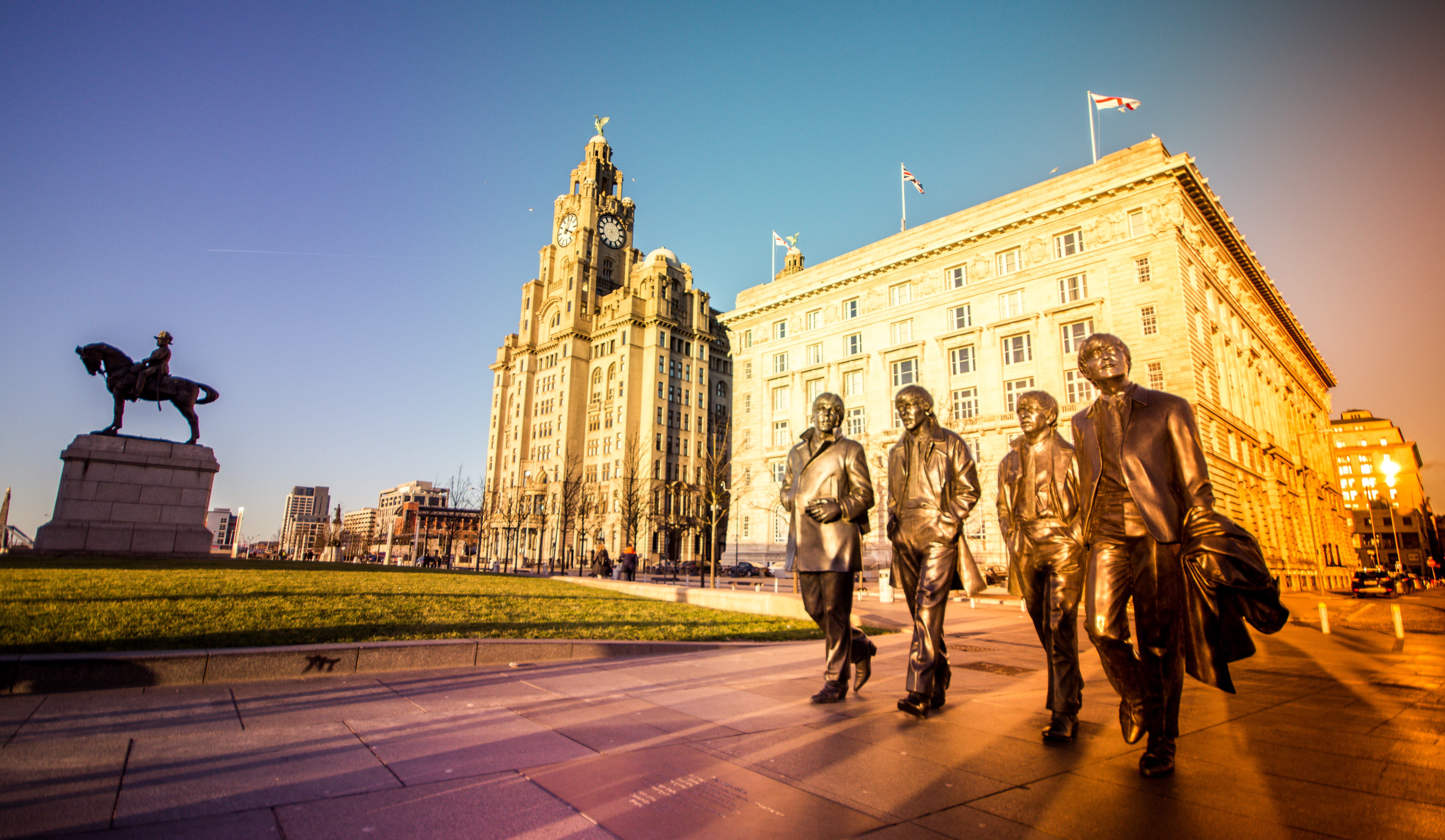 representation, the past, sculpture, art and craft, sunset, liver building, liverpool, 5K, silhoutte, human representation, clear sky, building, memorial, HD Wallpaper