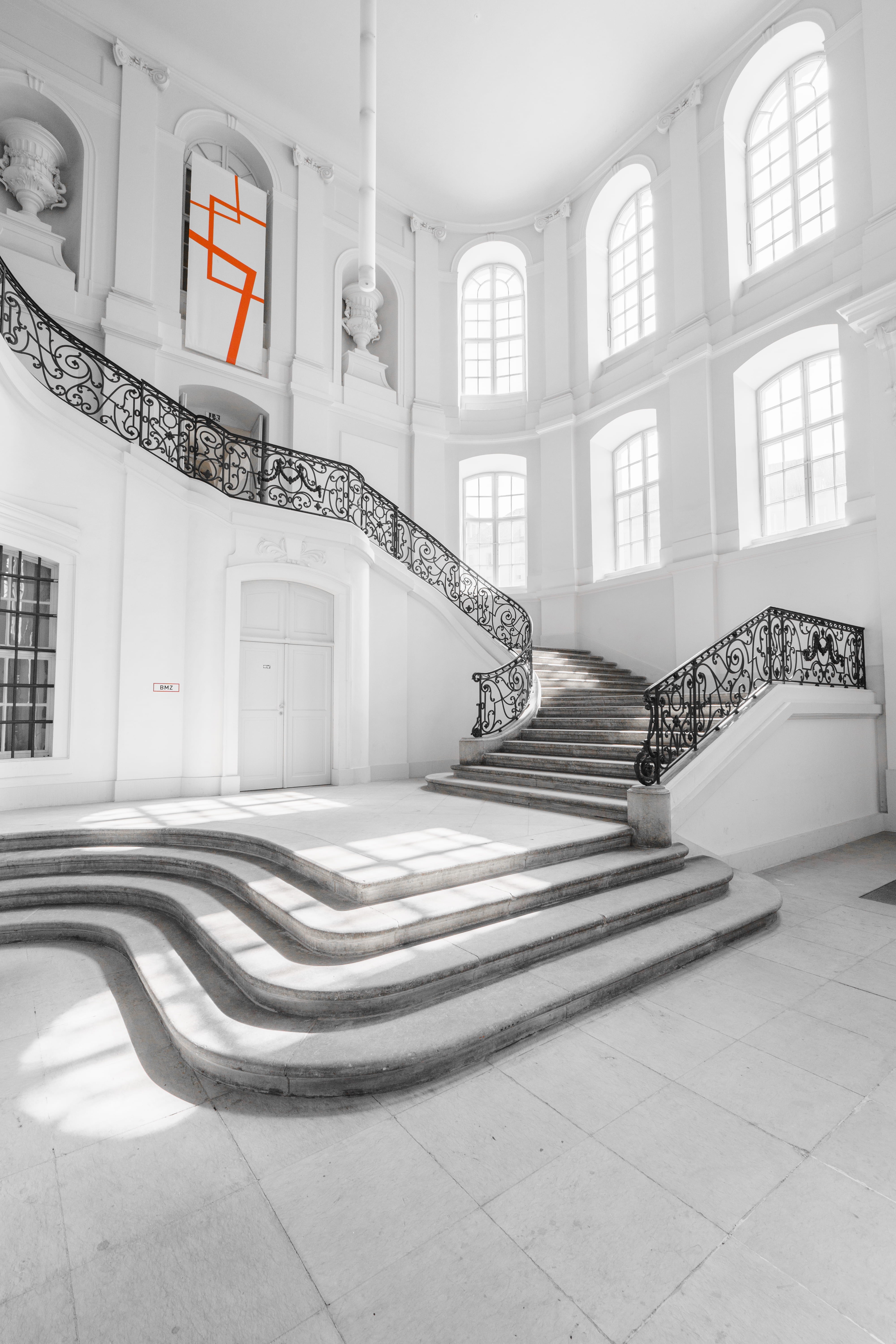 railing, city, museum, focus, tiled floor, indoors, step, modern, white, architecture, building, furniture, absence, staircase, window, flooring, stairs, Phone HD Wallpaper