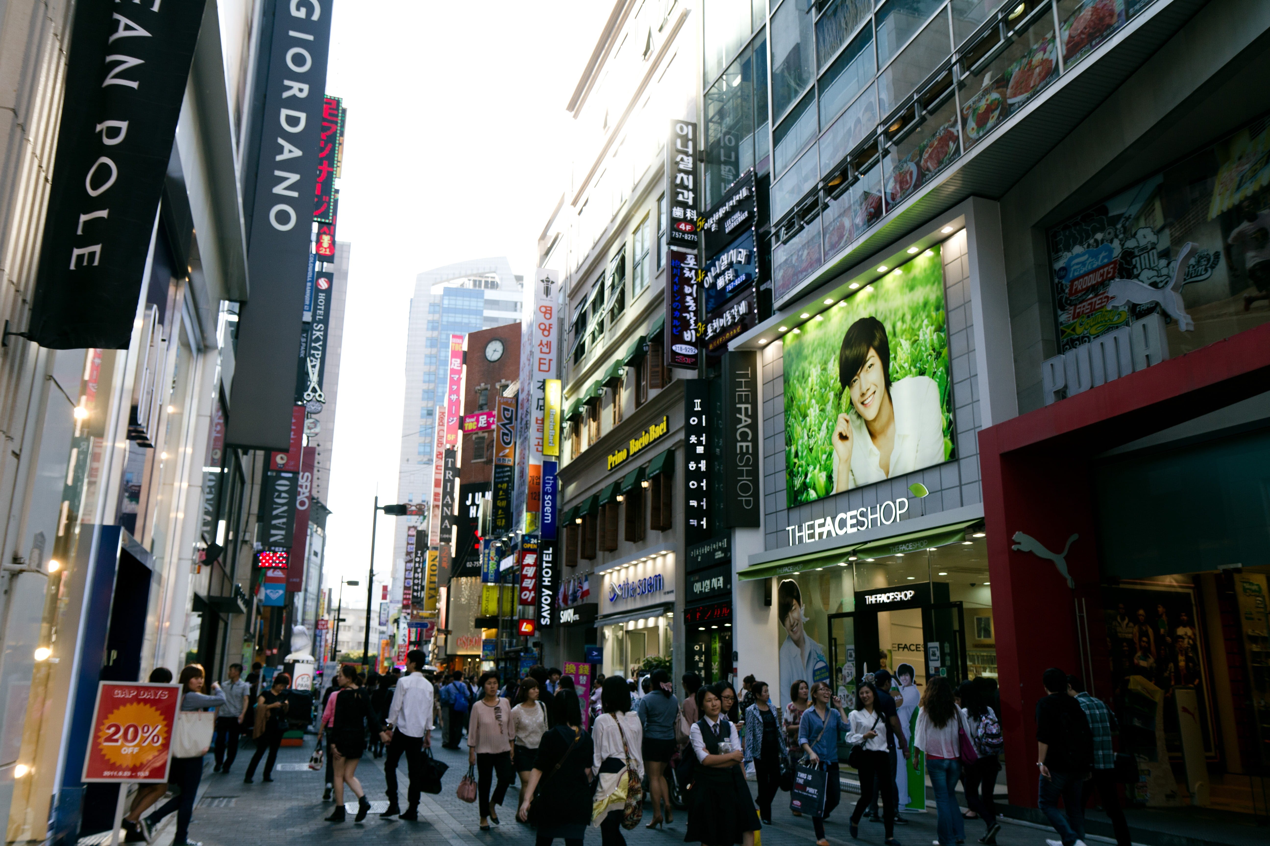 group of people, seoul, 5K, crowd, modern, tower, signage, building, women, downtown, city, street, store, structure, architectural, city life, advertisement, HD Wallpaper