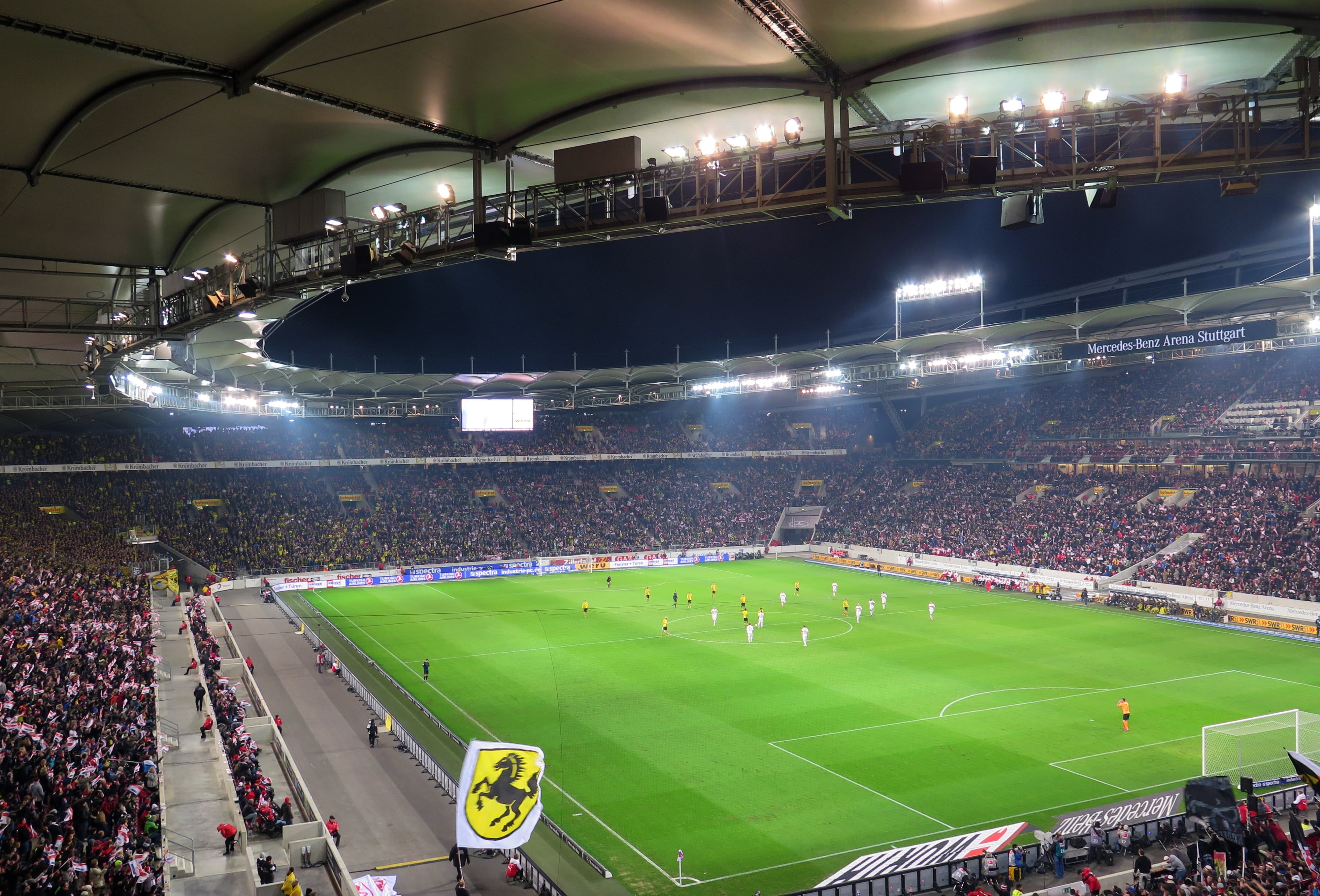 bundesliga, real people, soccer field, flat Racing, football game, sports Race, green color, arena, people, sports Track, championship, animal Sport, group of people, HD Wallpaper