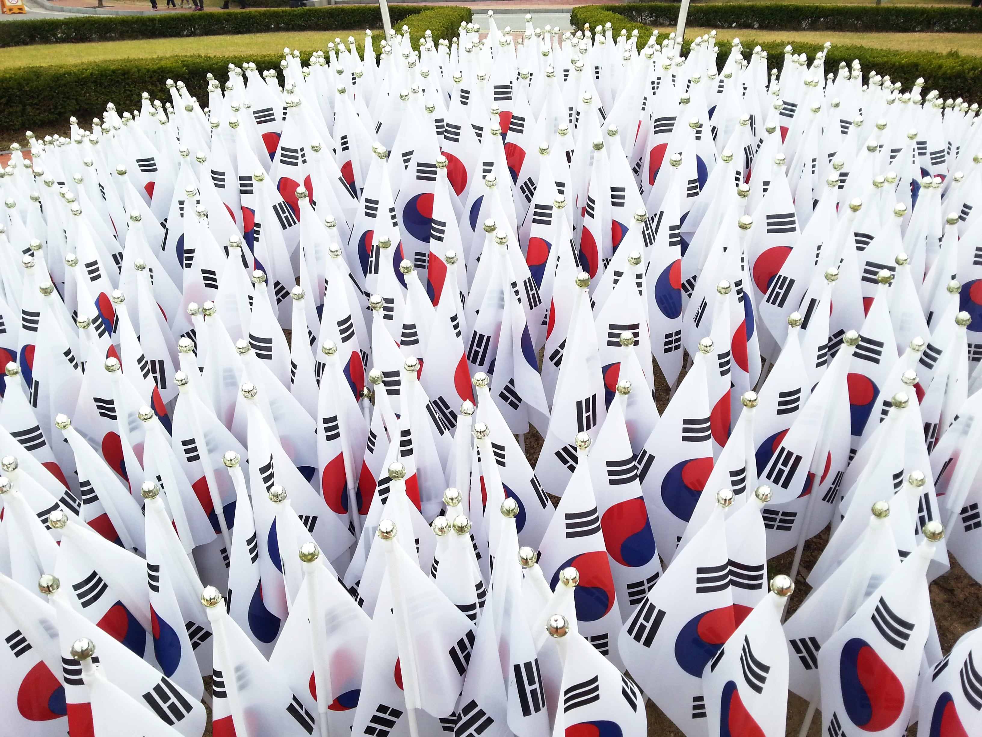 no people, high angle view, abundance, full frame, communication, flag, large group of objects, the national flag of korea, red, day, lot, luck, julia roberts, HD Wallpaper