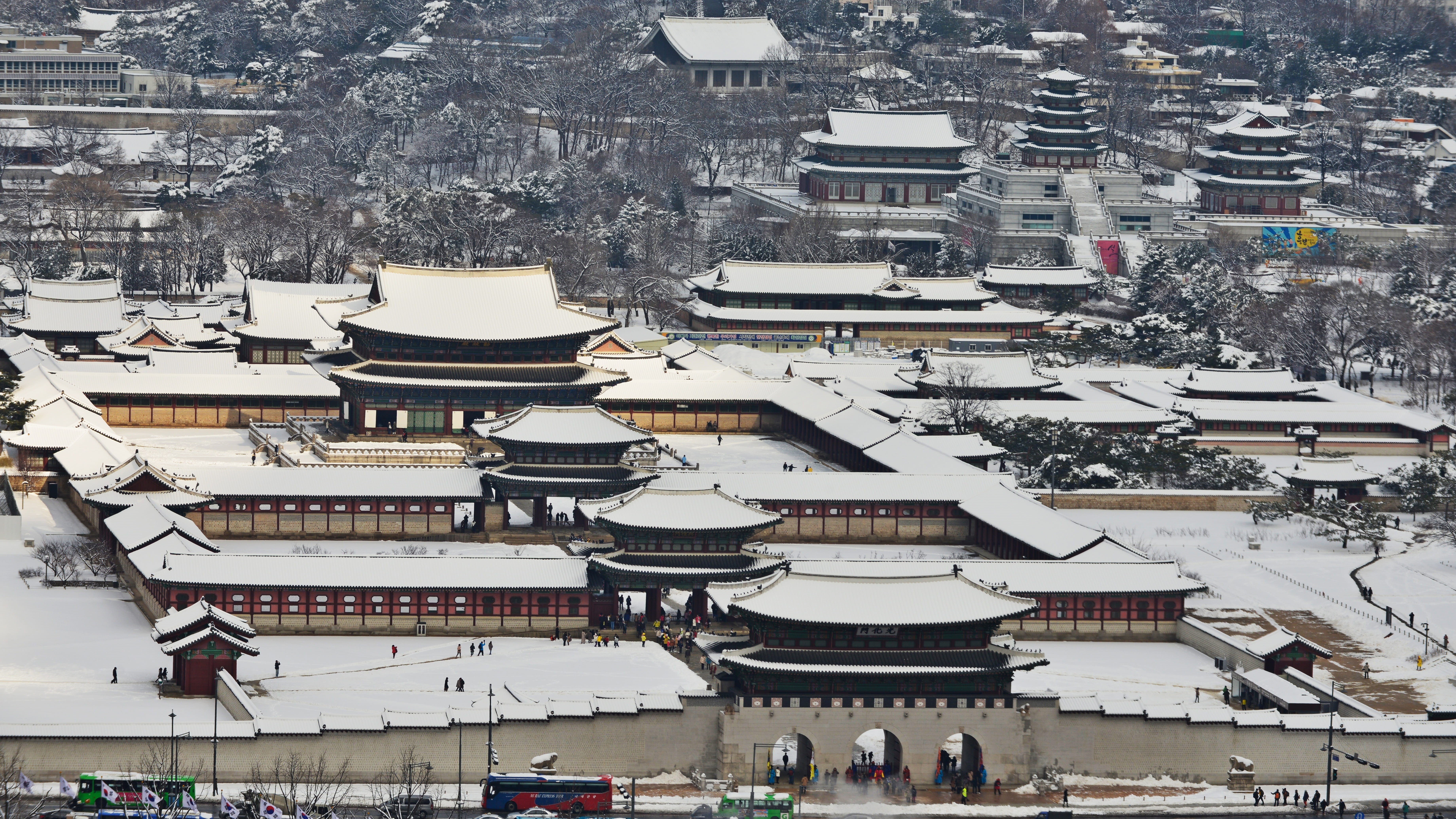 city, tourism, korean, travel, crowd, religion, crowded, korea co ltd, 5K, tourist destination, residential district, korea, roof, building exterior, spirituality, HD Wallpaper