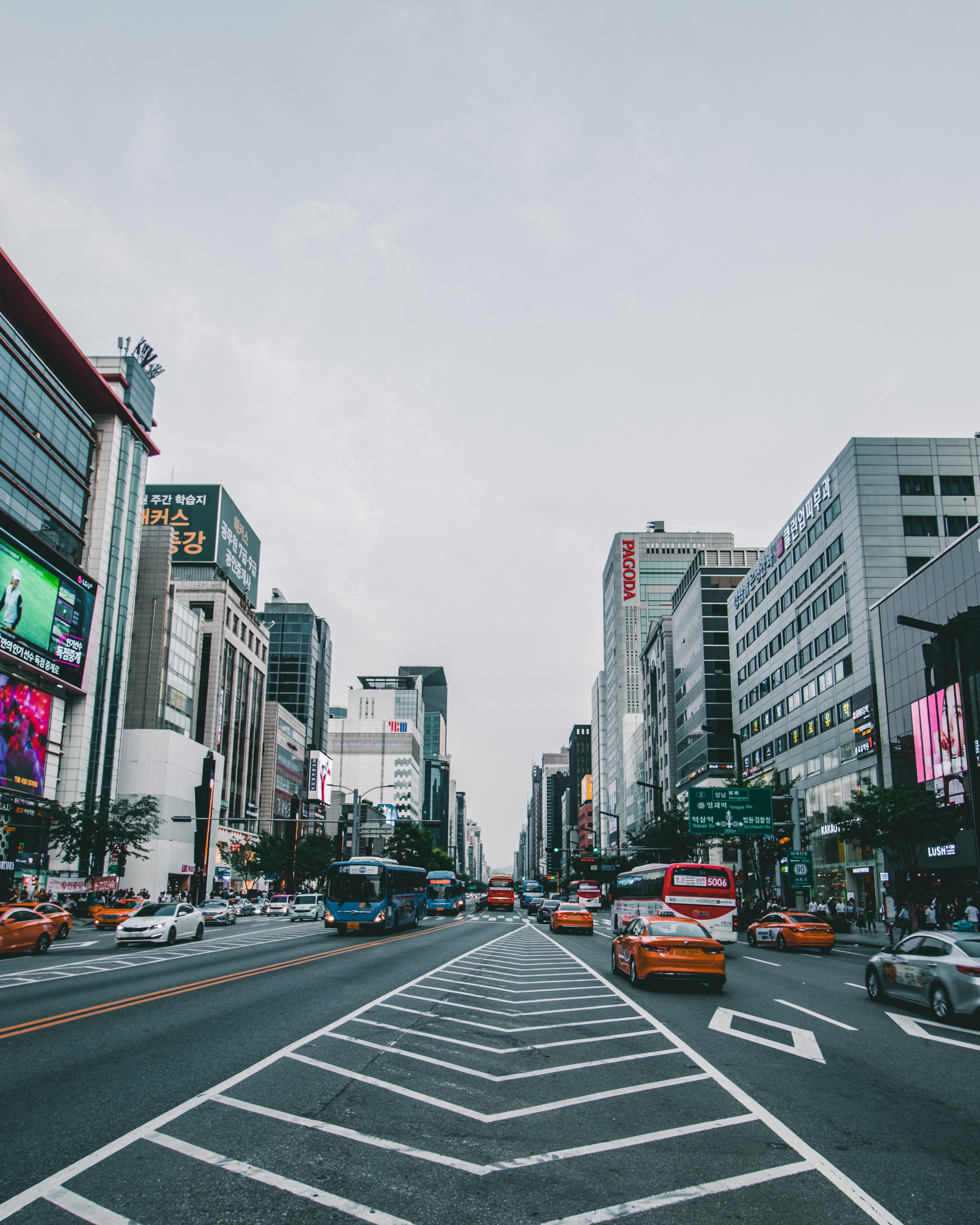 road, car, intersection, bus, cars, town, sign, metropolis, mode of transportation, way, built structure, symbol, marking, sky, south korea, land vehicle, Phone HD Wallpaper