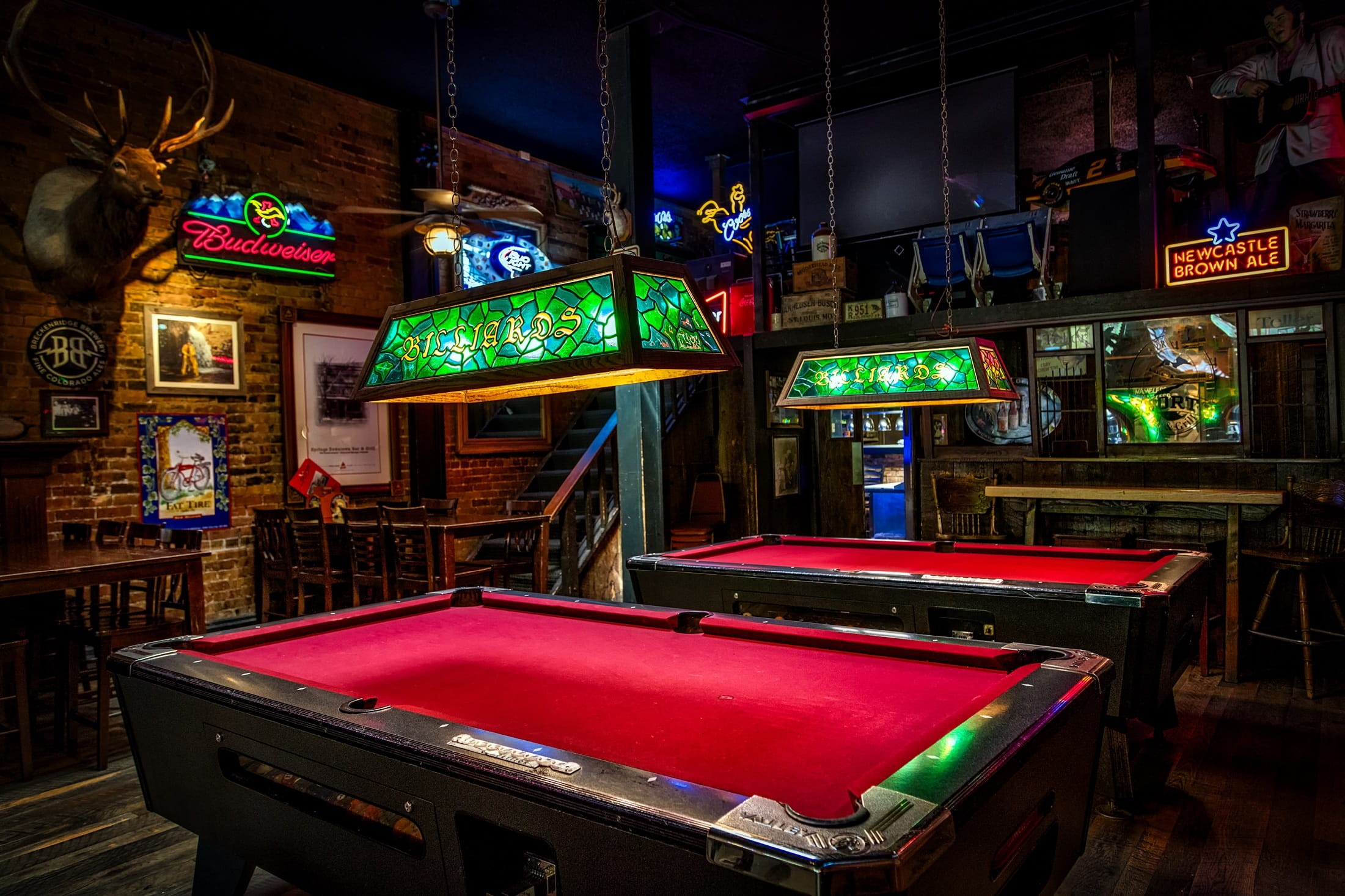 tables, lamp, 1080P, pool cue, table, pub, pool - cue sport, green, multi colored, night, red, neon, pool table, pool hall, pool ball, sport, bar - drink establishment, HD Wallpaper
