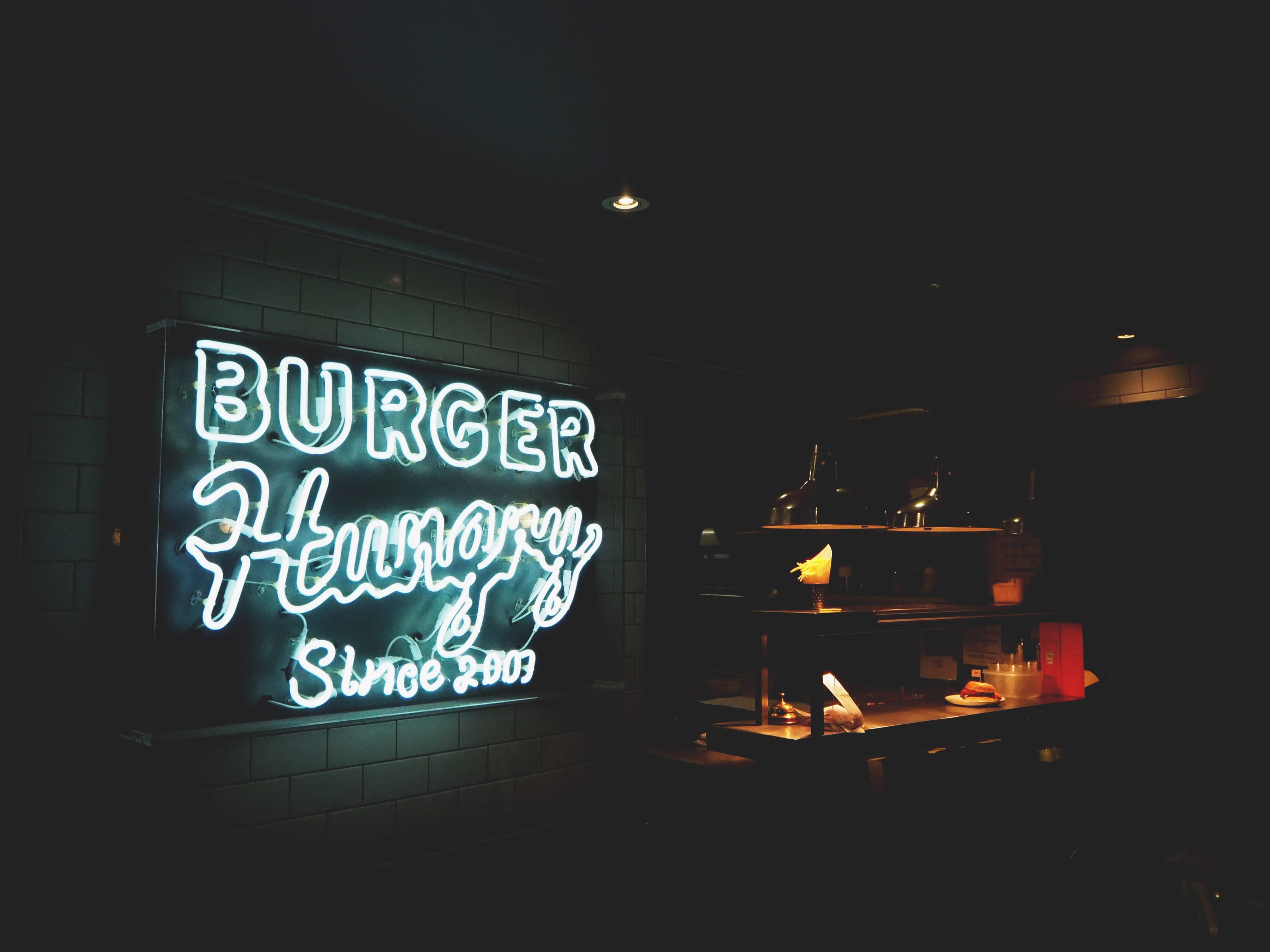 hamburger, light, glass - material, neon, restaurant, night, electric light, 2K, business, indoors, sign, pub, illuminated, architecture, western script, HD Wallpaper