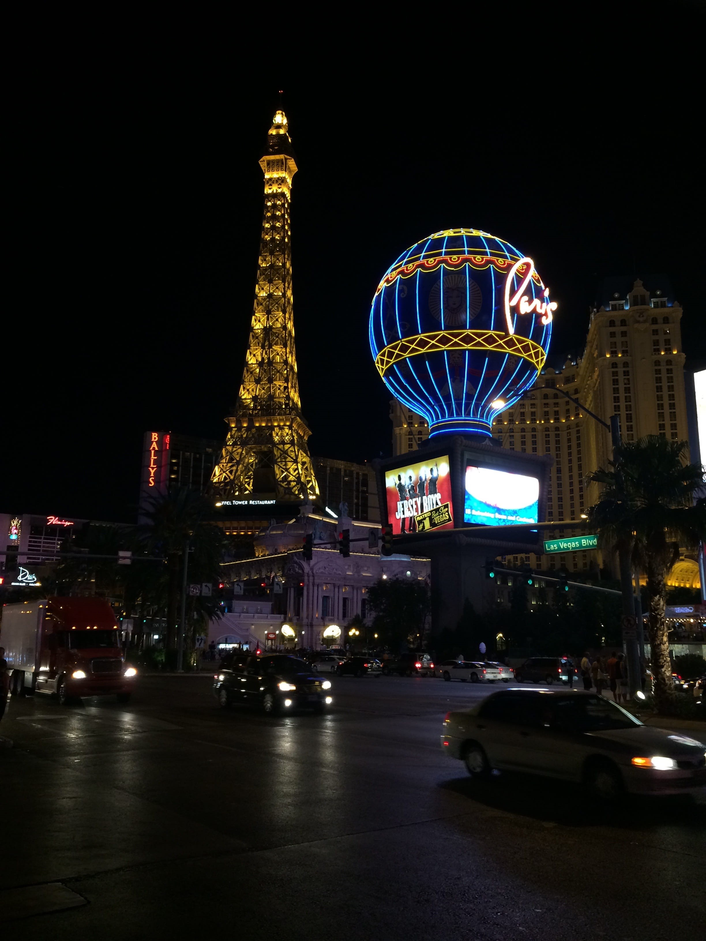 travel Destinations, gambling, architecture, nightlife, 2K, colorful, las Vegas - Nevada, built Structure, no people, tourism, cityscape, sky, Night, motion, Phone HD Wallpaper