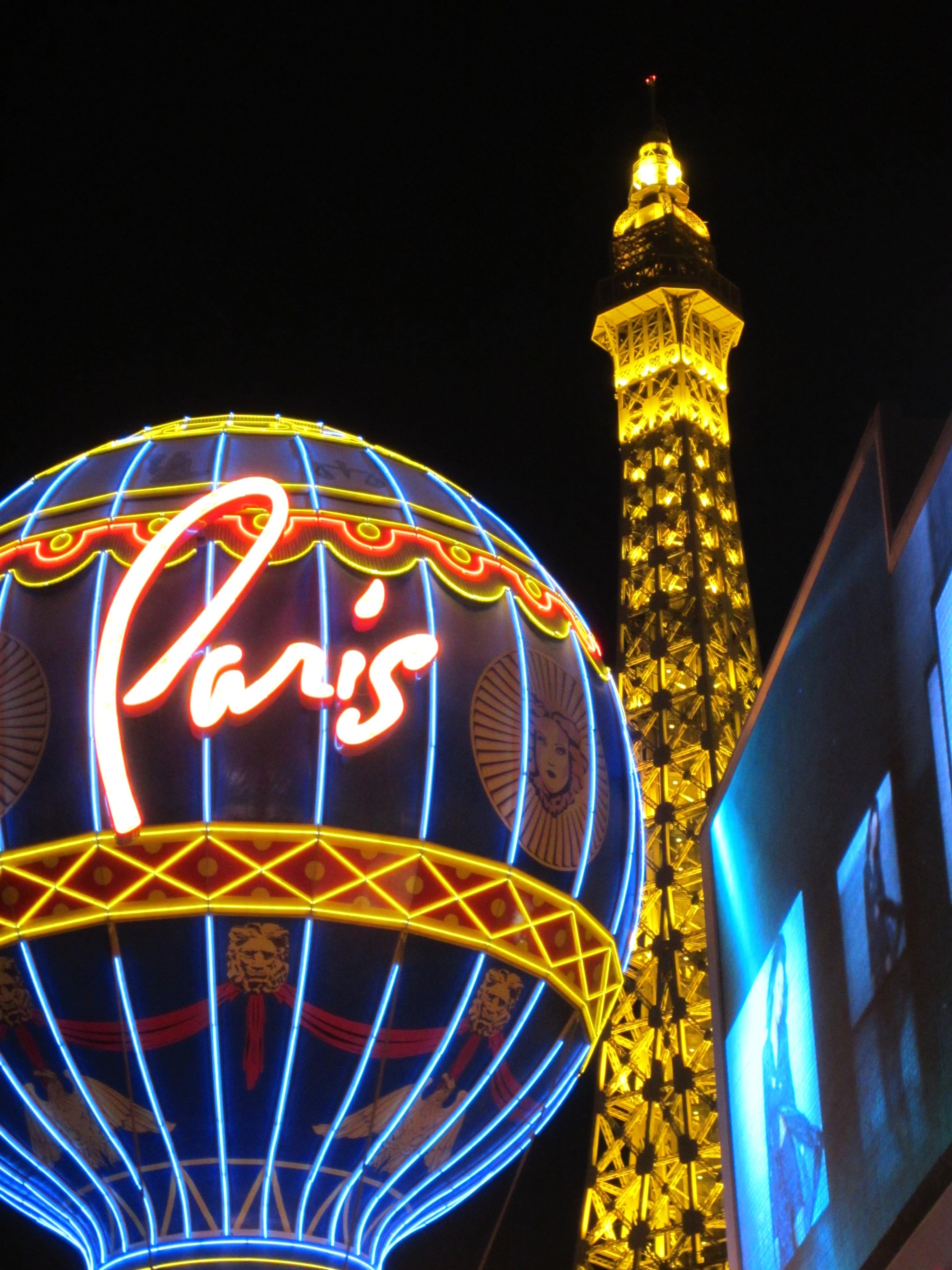 resort, leisure, office building exterior, casino, adult, glowing, tourism, tower, building, excitement, america, colored, risk, amusement park ride, outdoors, Phone HD Wallpaper