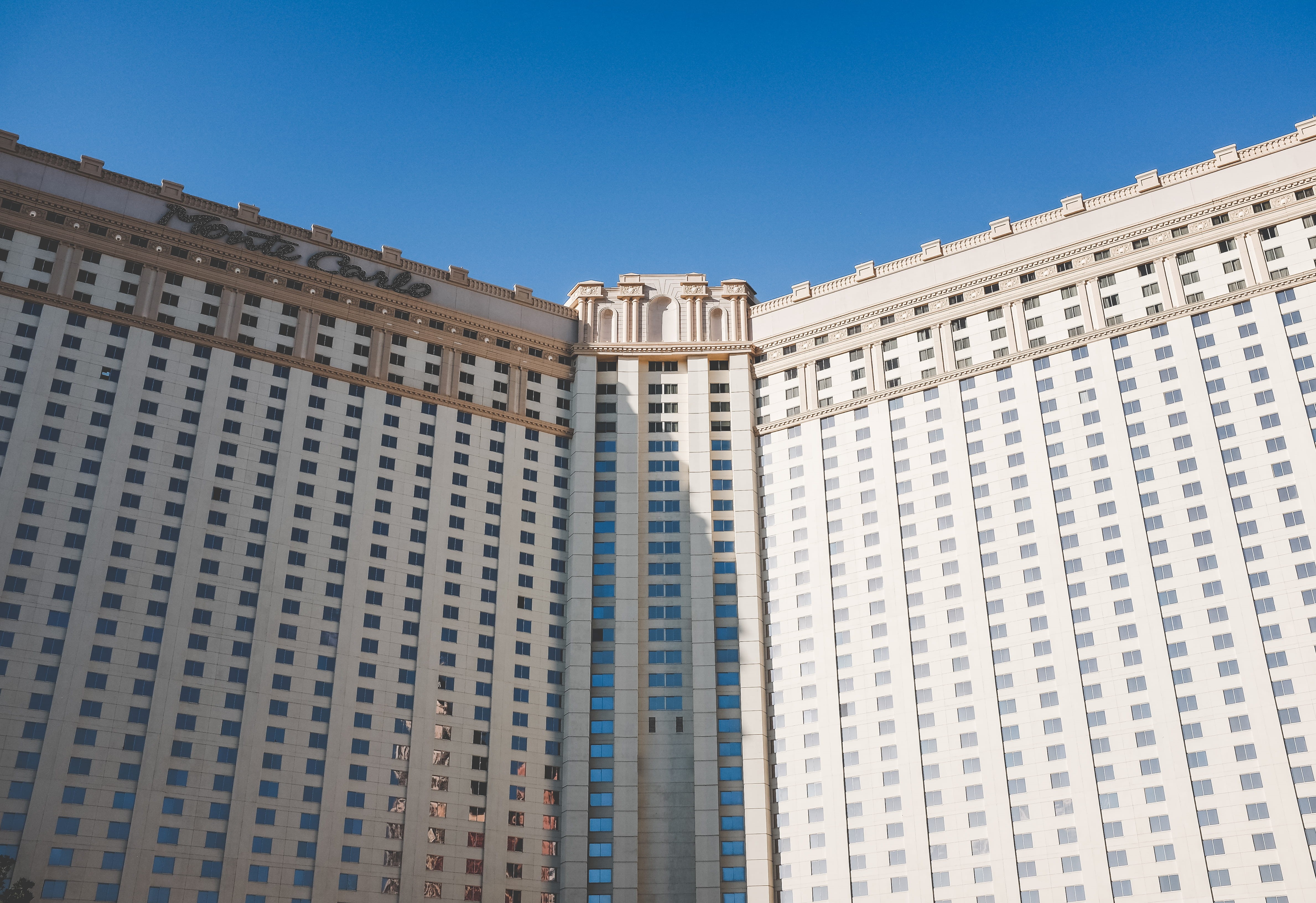light, blue, window, viva las vegas, low angle view, skyscraper, building exterior, clear sky, city, nature, day, travel destinations, design, office building exterior, HD Wallpaper