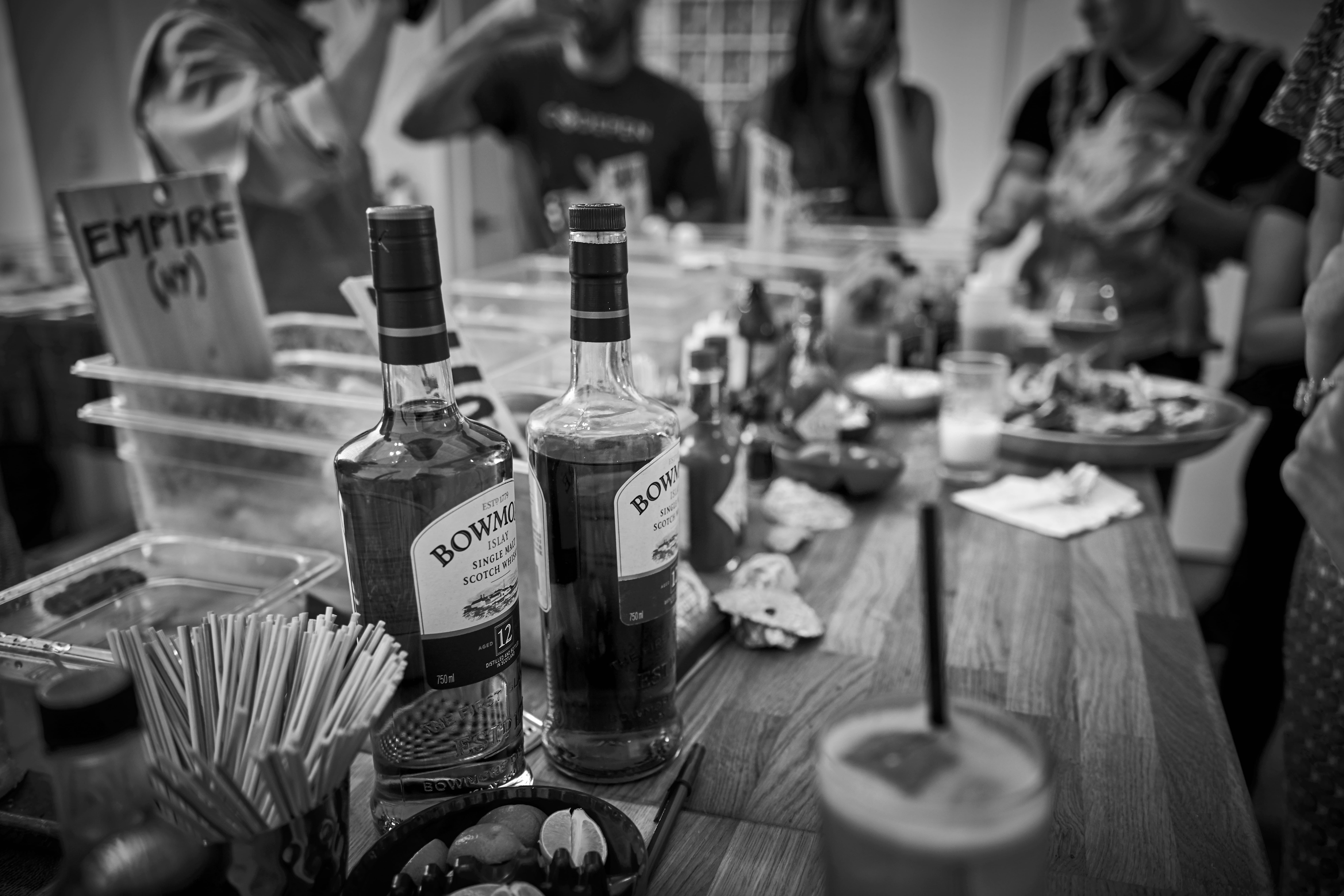 glass - material, photography, empire, pub, alcohol, human, people, indoors, black and white, greyscale, retail, beer, 8K, container, oysters, for sale, HD Wallpaper