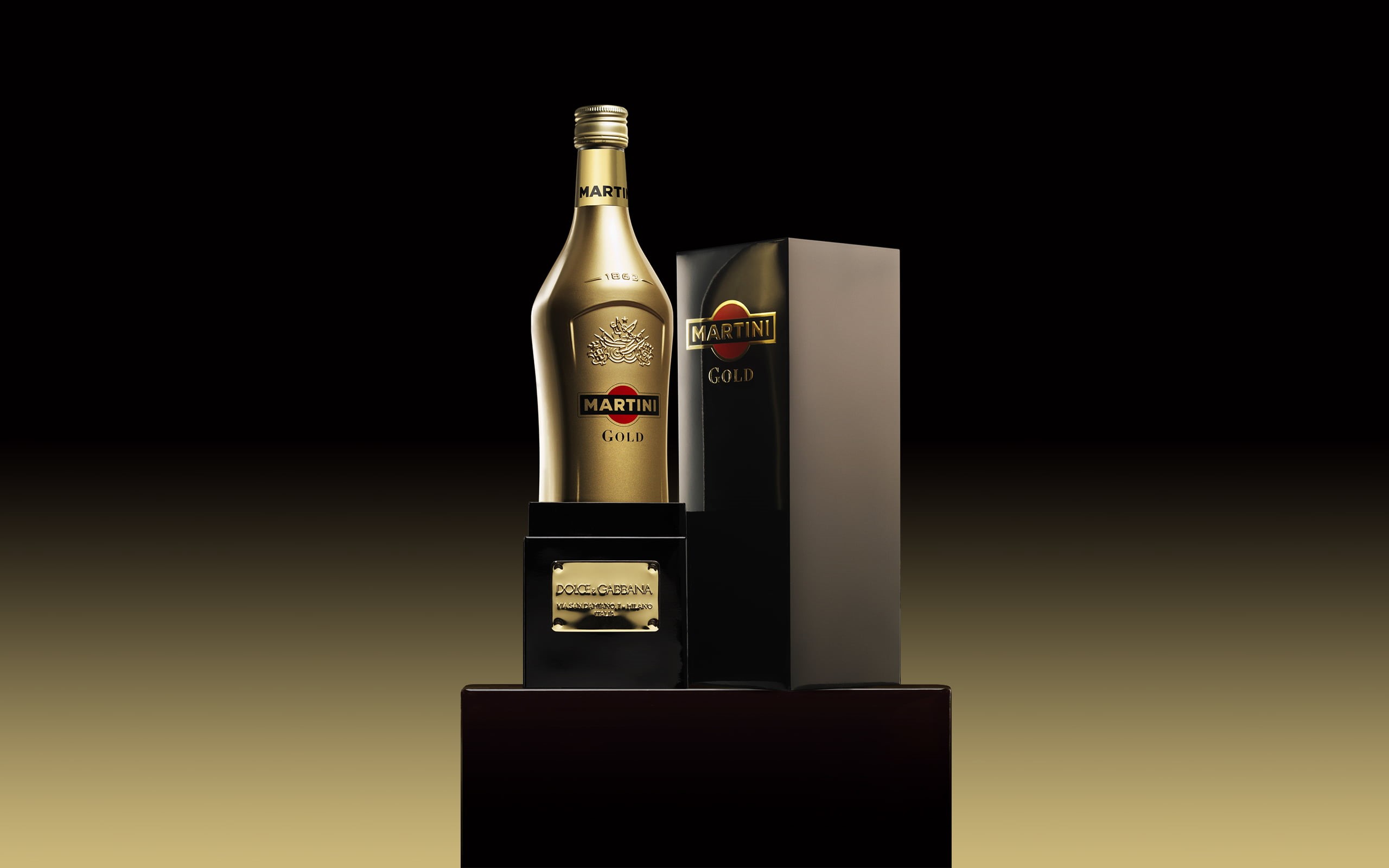 food and drink, copy space, cut out, still life, communication, gold, 2K, bottles, representation, Martini, container, colored, single object, alcohol, HD Wallpaper