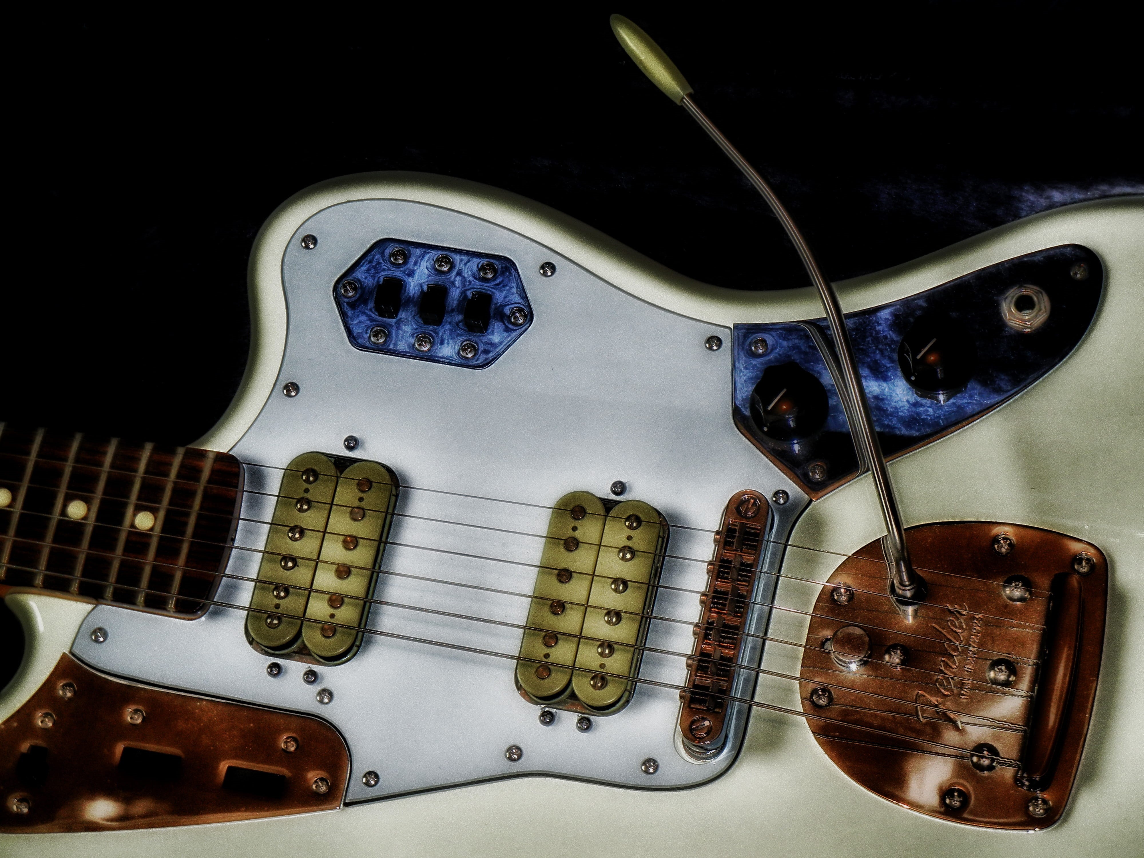 musical instrument string, hdr, music, beige, string, indoors, famous, still life, musical instrument, string instrument, gray, metal, fender, no people, HD Wallpaper