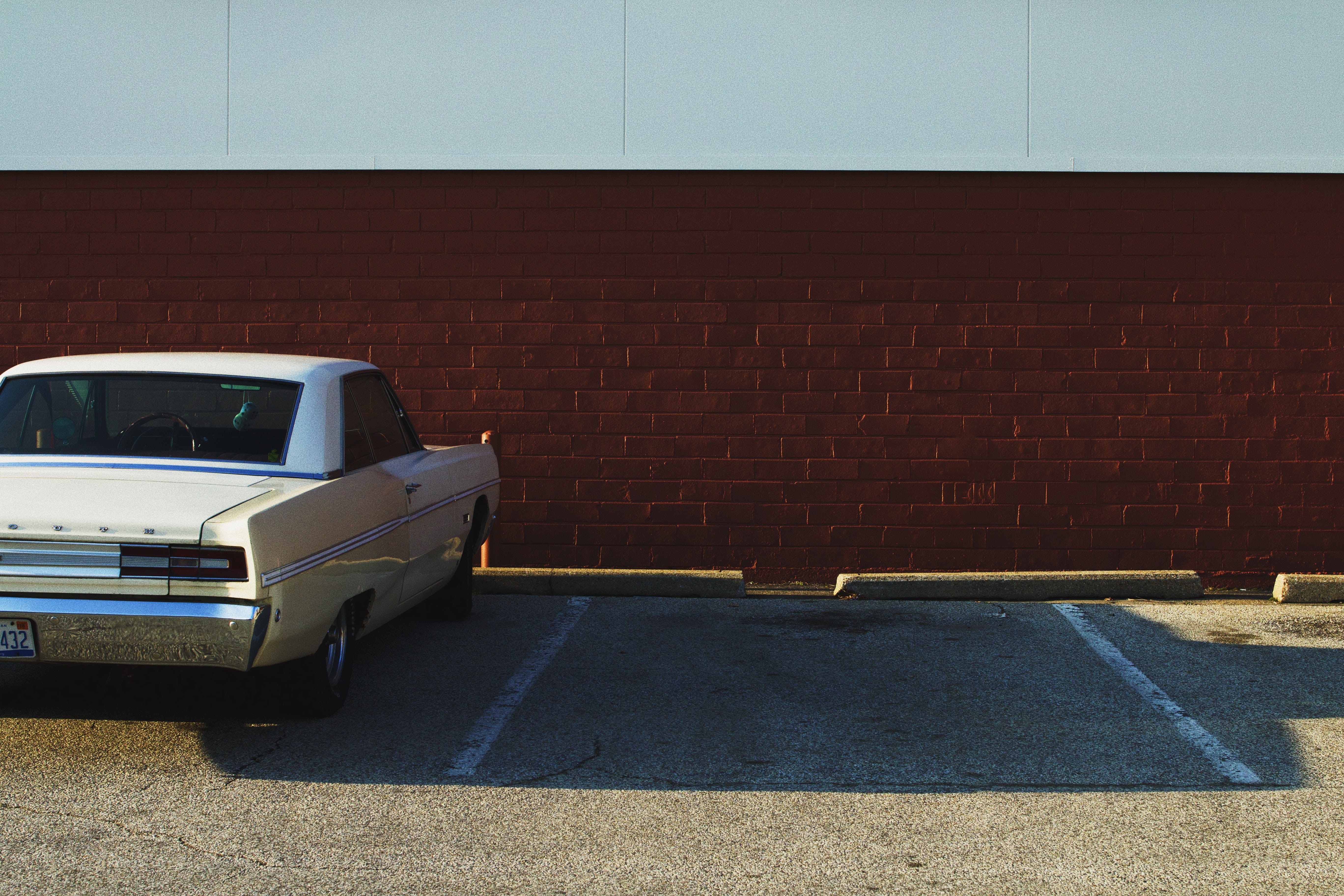 parking, vintage, transportation, shadow, wall, motor vehicle, brick, building exterior, 5K, parking lot, street, built structure, machine, truck, brick wall, HD Wallpaper