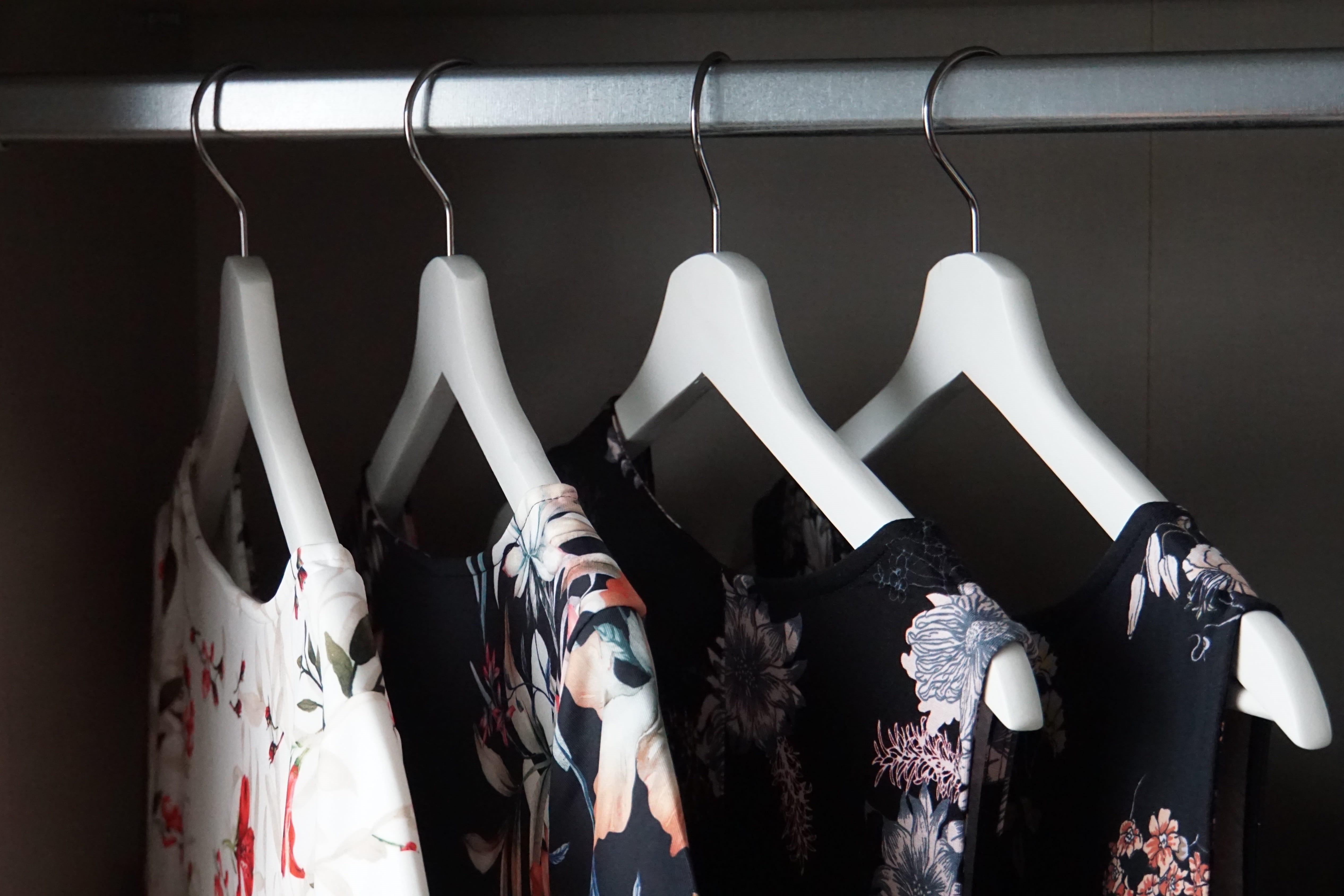 clothes rack, longing for summer, fabric, dress, coathanger, geblümt, consumerism, shopping queen, mannequin, retail, no people, depend, side by side, hanging, HD Wallpaper