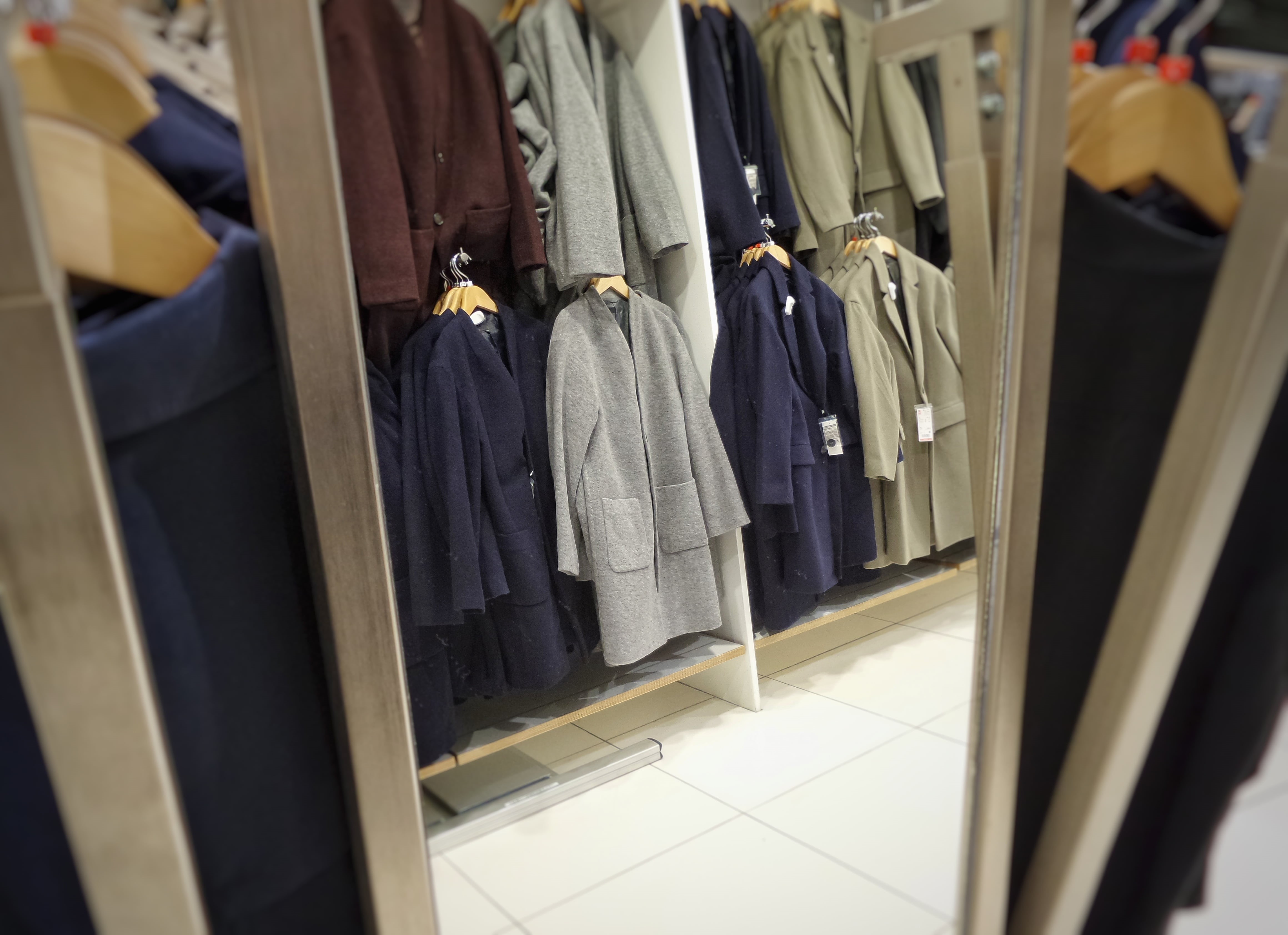 retail, no people, wear, consumerism, clothes, fashion, elegance, clothing, large group of objects, closet, shopping shop, coathanger, mirror, 4K, indoors, HD Wallpaper