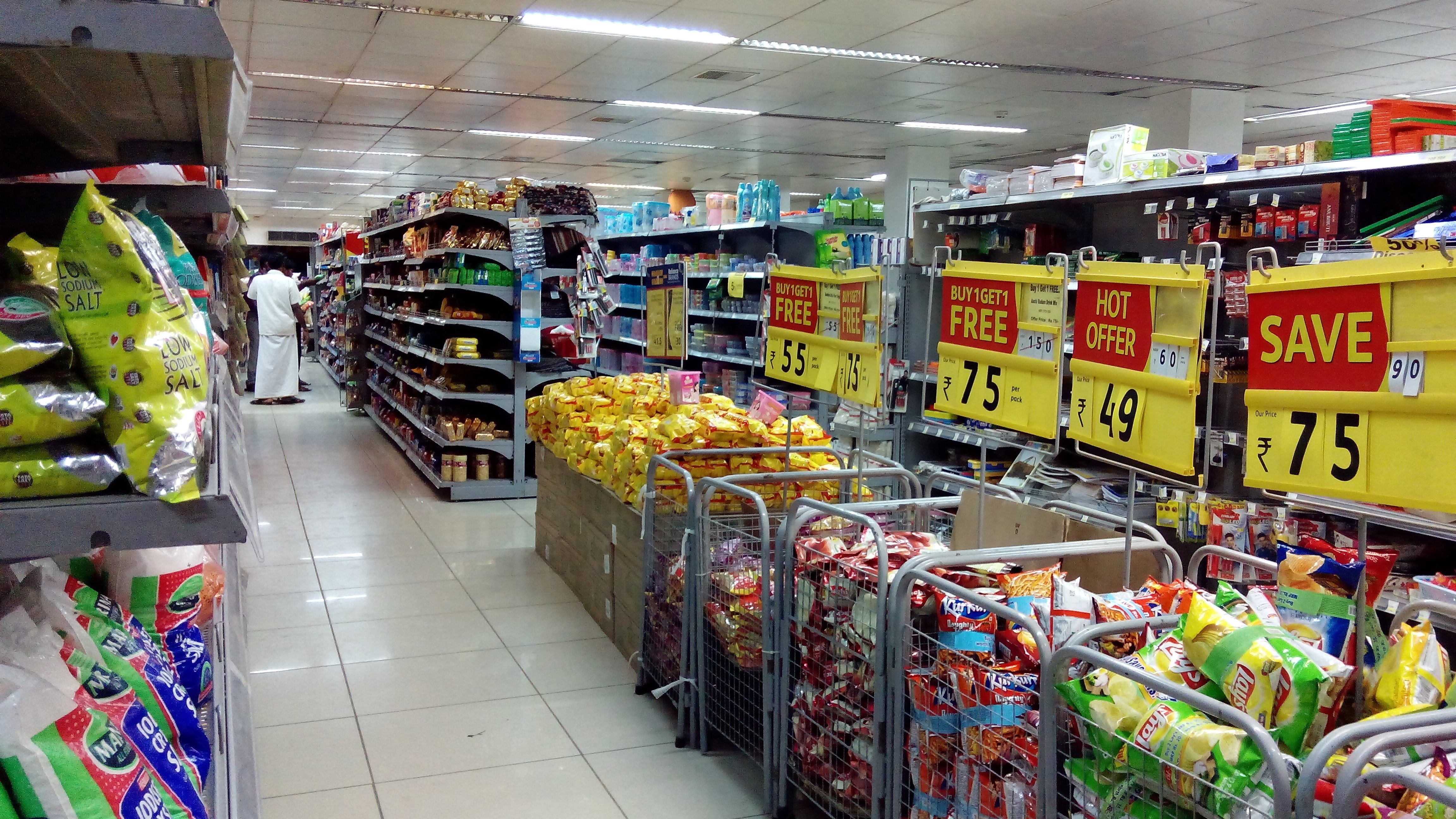 large group of objects, price, product, customer, section, market, tiled floor, warehouse, retails, shopper, deal, seller, buy, purchase, abundance, variation, HD Wallpaper