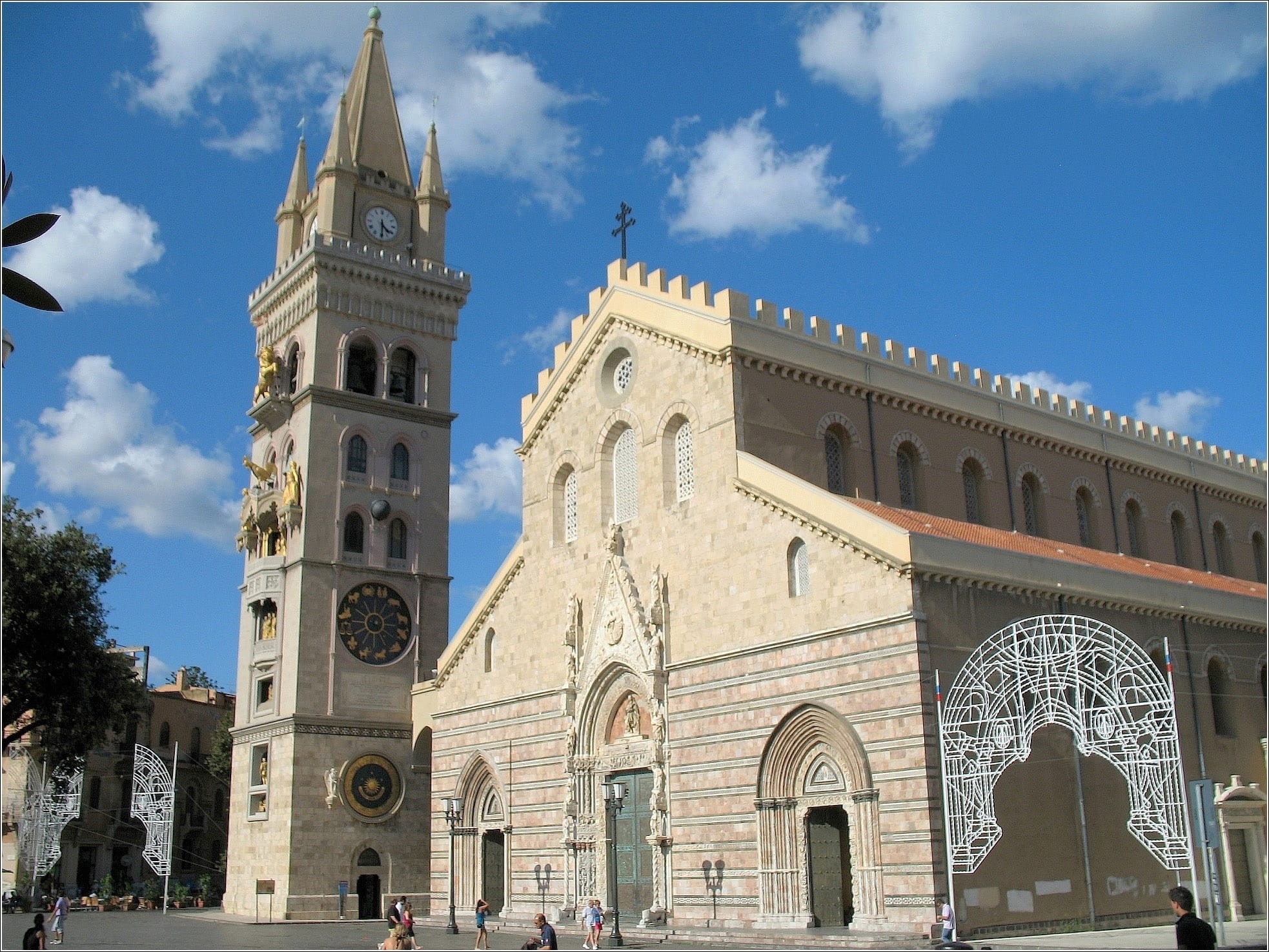 building Exterior, public domain, famous Place, travel, low angle view, building, belief, facade, tourism, religion, christianity, ornate, photos, messina, HD Wallpaper