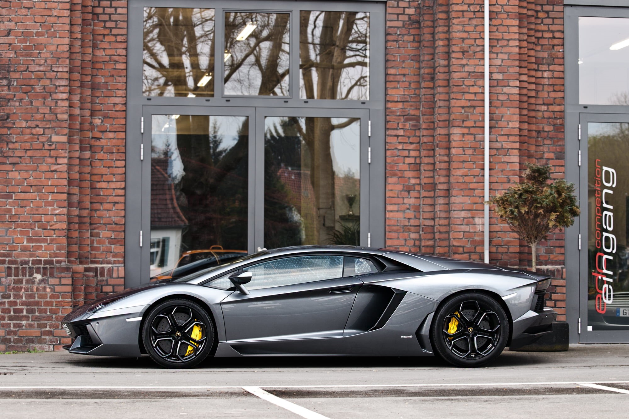 land Vehicle, 1080P, sports Car, luxury, Lamborghini  Aventador, gray, Supercar, modern, Rare, Grey, Estoque, shop, transportation, beside, parked, daytime, HD Wallpaper