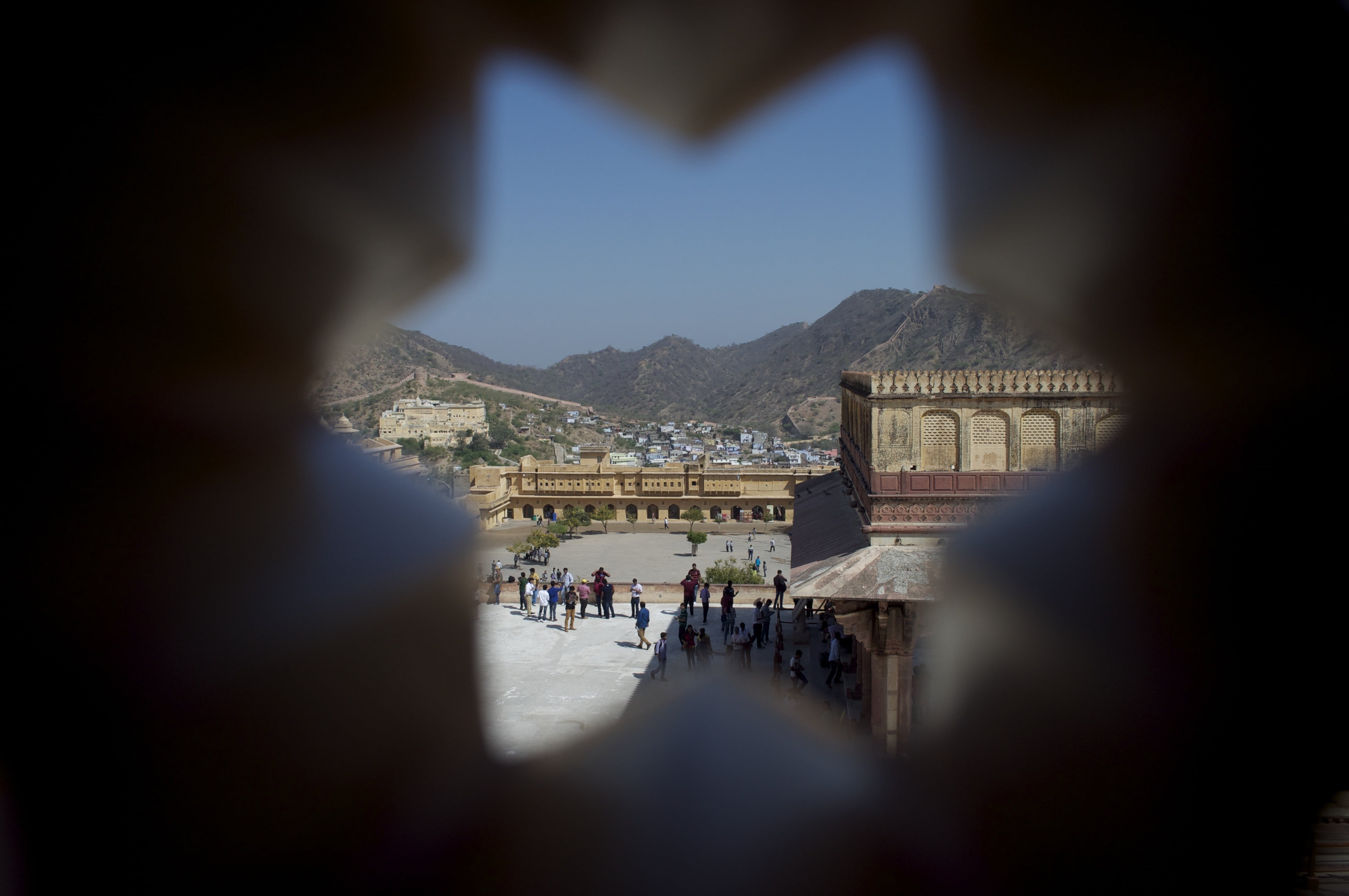 built structure, women, focus on background, outdoors, large group of people, tourism, rajasthan, fort, tourist, group of people, adult, city, mountain, HD Wallpaper