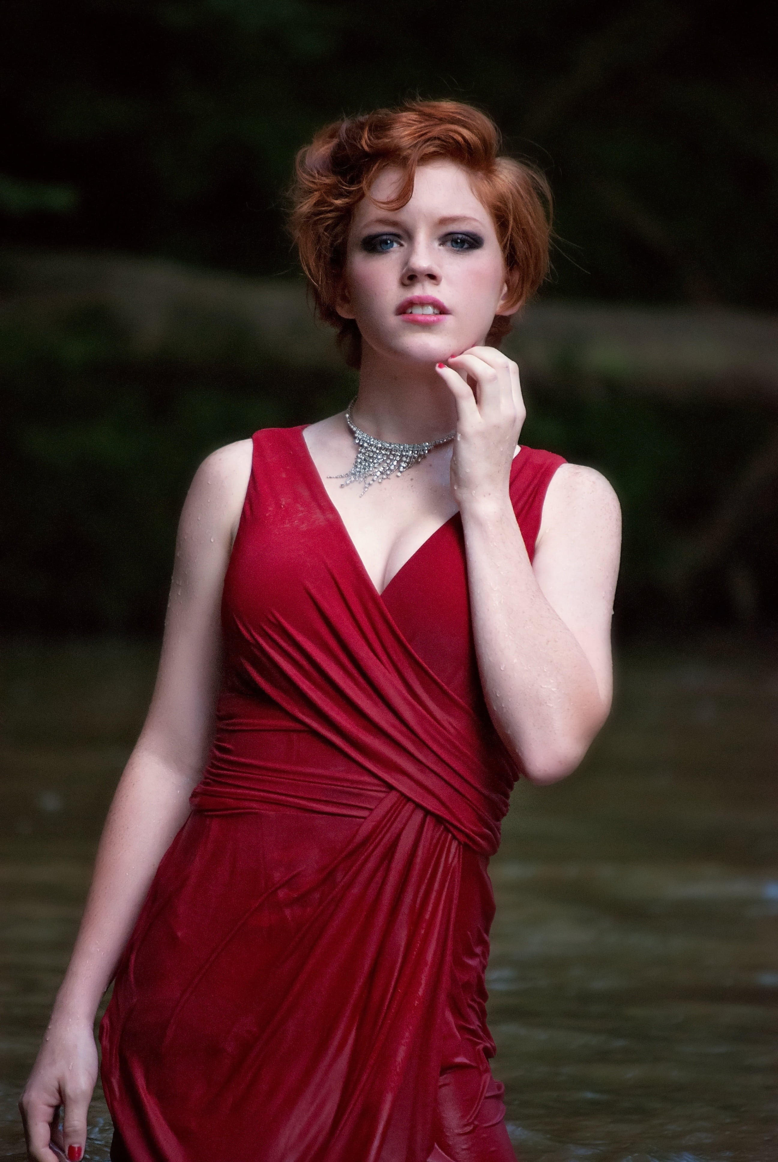 red, beauty, adult, one Person, neck, water, people, looking at camera, teen, 4K, fashion, caucasian Ethnicity, style, pose, women, young women, three quarter length, Phone HD Wallpaper