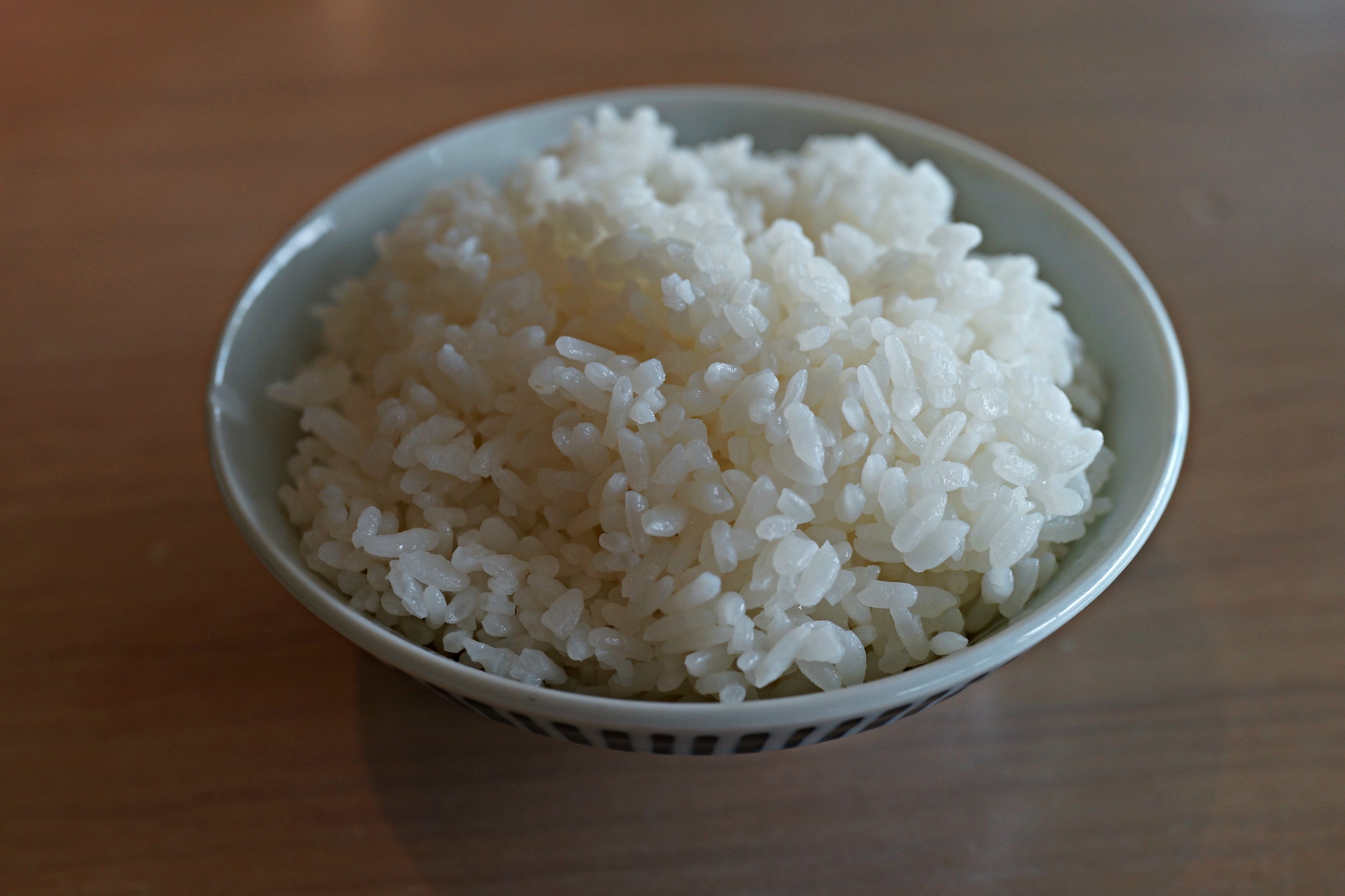 food and drink, healthy eating, focus on foreground, restaurant, wood - material, asian food, indoors, bowl, cuisine, wood grain, rice, freshness, japanese meal, HD Wallpaper