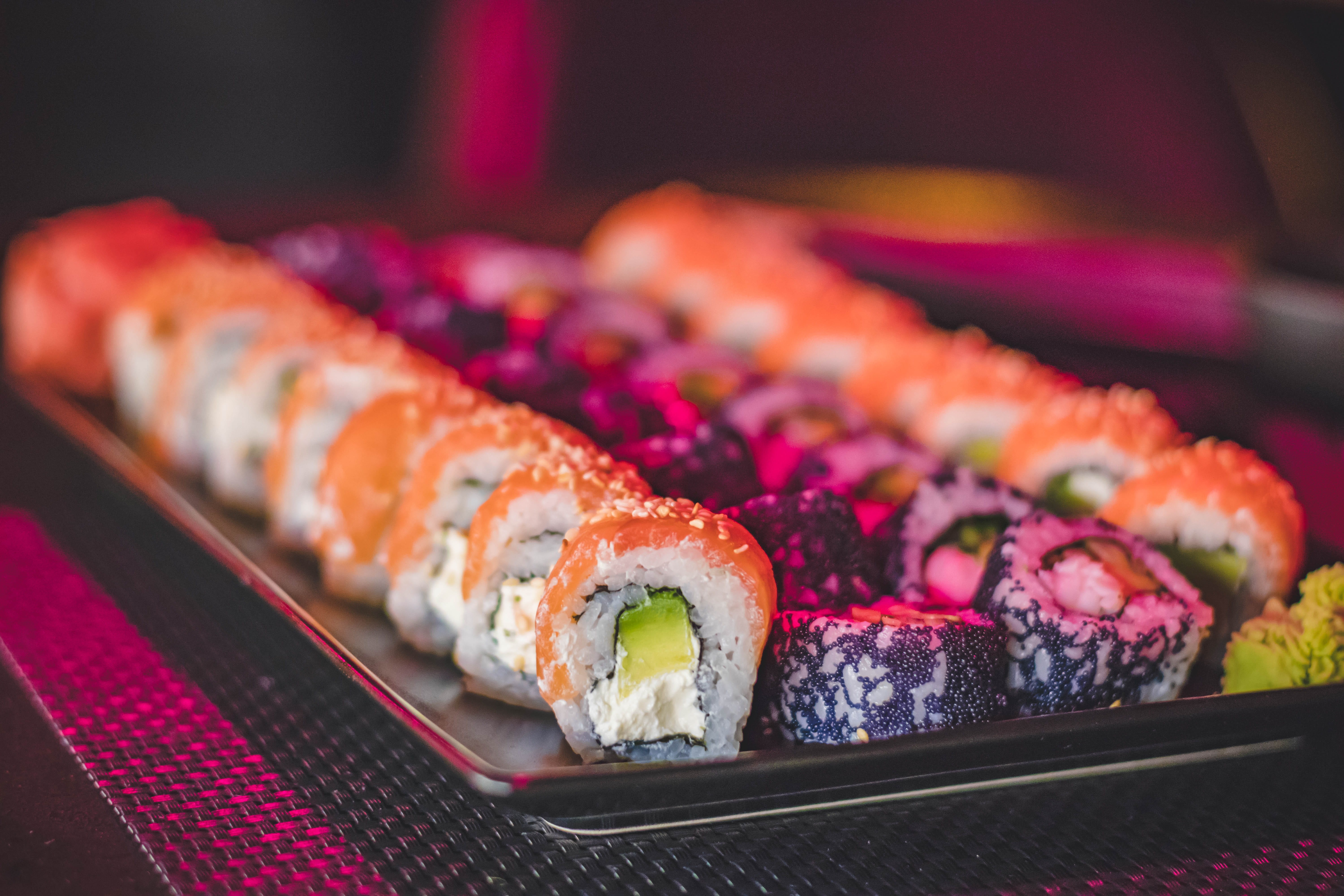 seafood, wasabi, meal, close-up, roll, lunch, yummy, table, rolling, salmon, 5K, japanese food, rice - food staple, seaweed, rolls, plate, serving size, HD Wallpaper