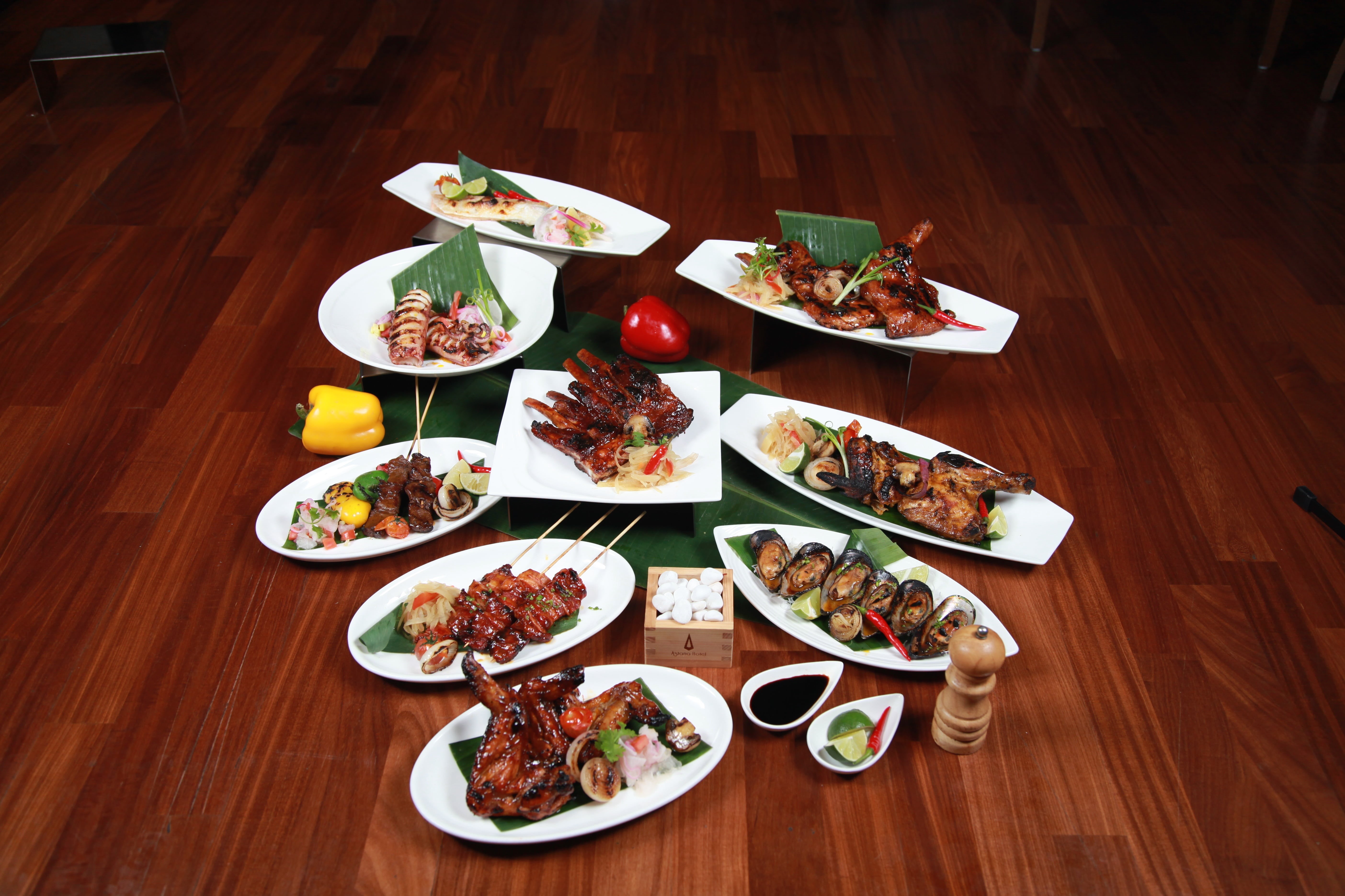 pizza, table, chopsticks, sweet, wood, barbecue, meat, 5K, serving size, gourmet, vegetable, pork, lunch, filipino cuisine, traditional, poultry, chicken, HD Wallpaper