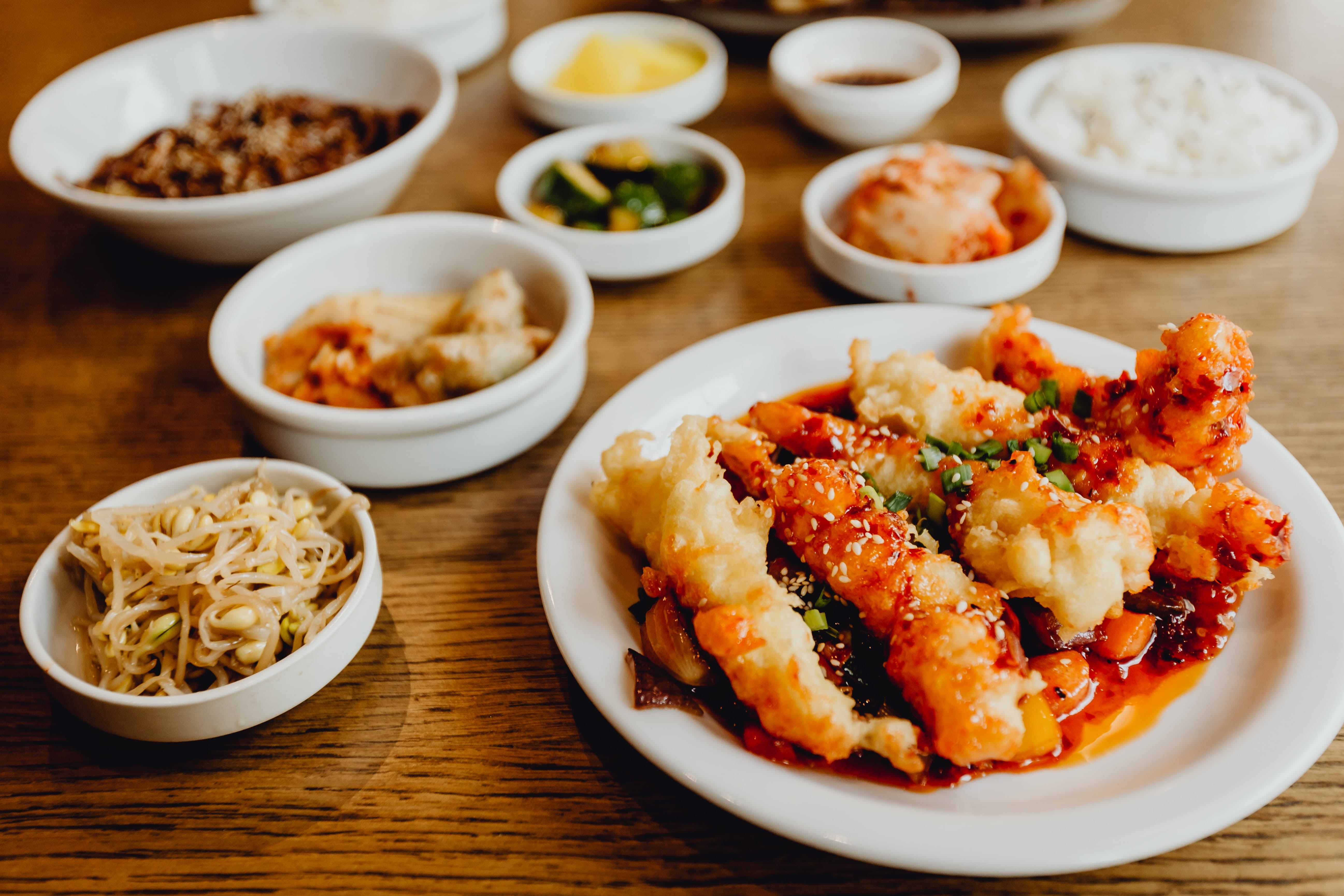 wood - material, variation, focus on foreground, freshness, Ssaeu kkanpunggi, restaurant, food and drink, lunch, condiment, warsaw, koreatown, best, table, HD Wallpaper
