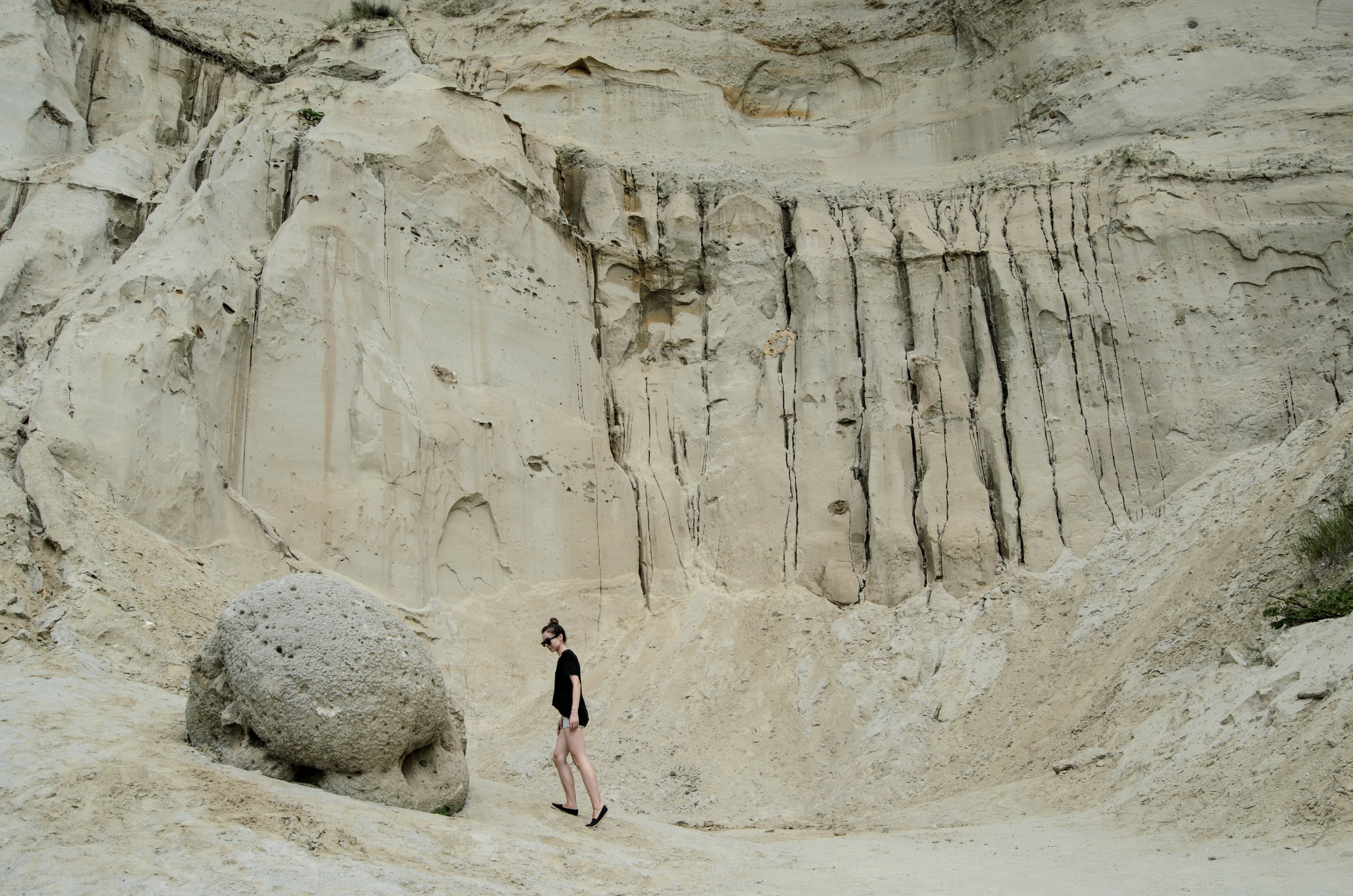 walk, rock formation, standing, travel Destinations, travel, geology, explore more, rock valley, men, tourist, landscape, woman, adventure, rocky, adult, HD Wallpaper