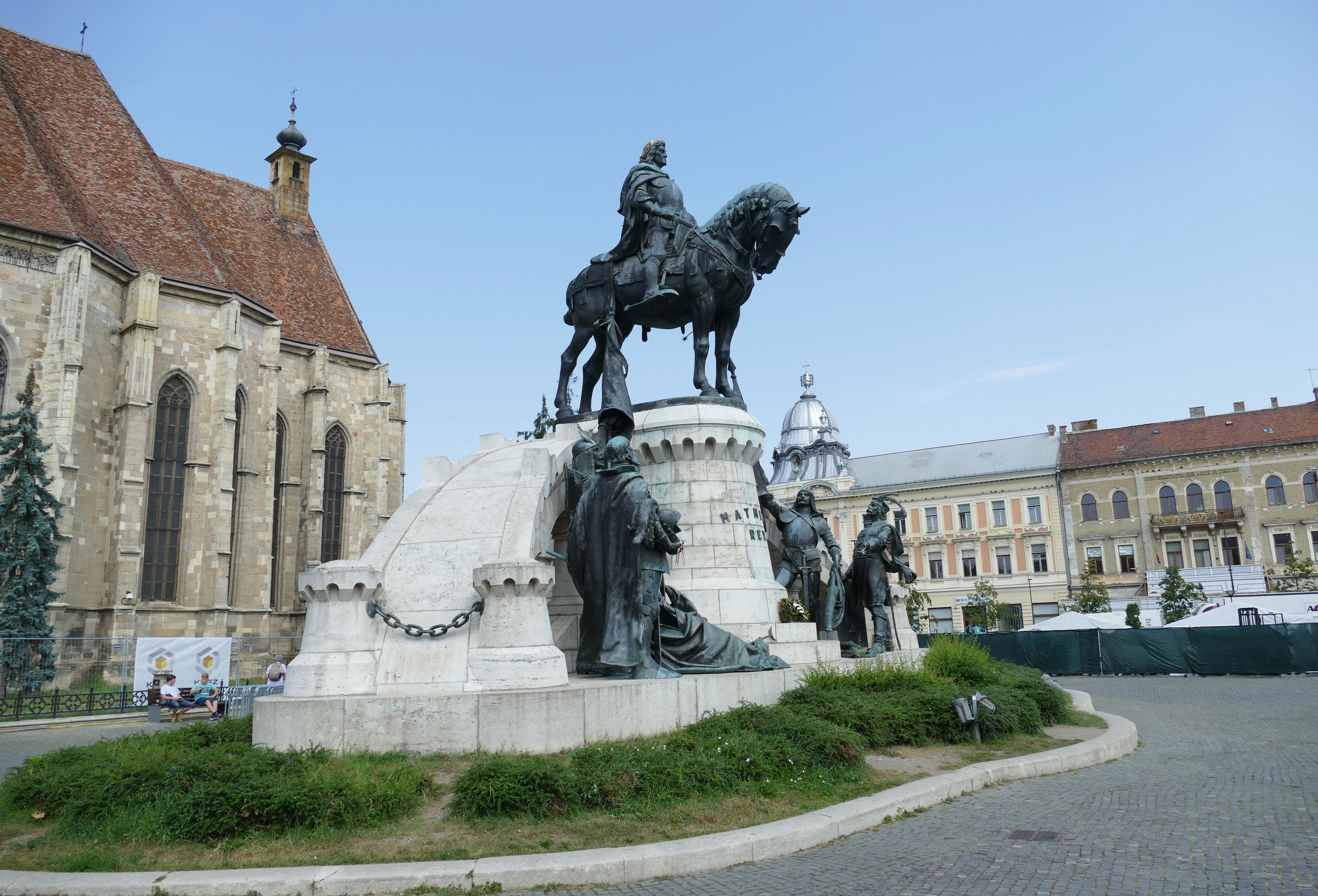 cluj-napoca, architecture, historically, cluj, travel destinations, memorial, representation, church, 5K, statue, romania, creativity, history, tourism, HD Wallpaper