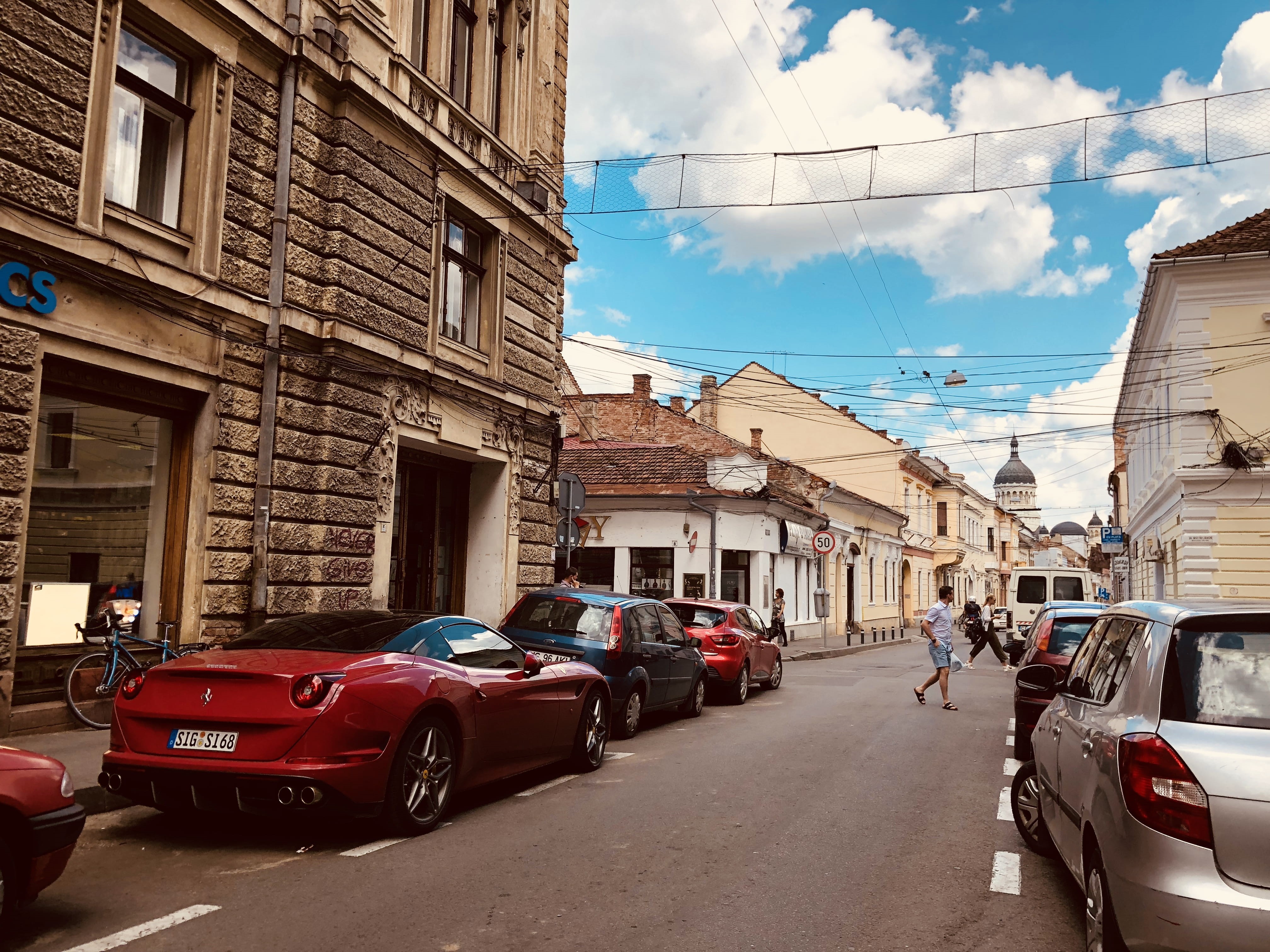 nature, cluj-napoca, building exterior, built structure, outdoors, strada iuliu maniu 6, stationary, incidental people, mode of transportation, bluesky, HD Wallpaper