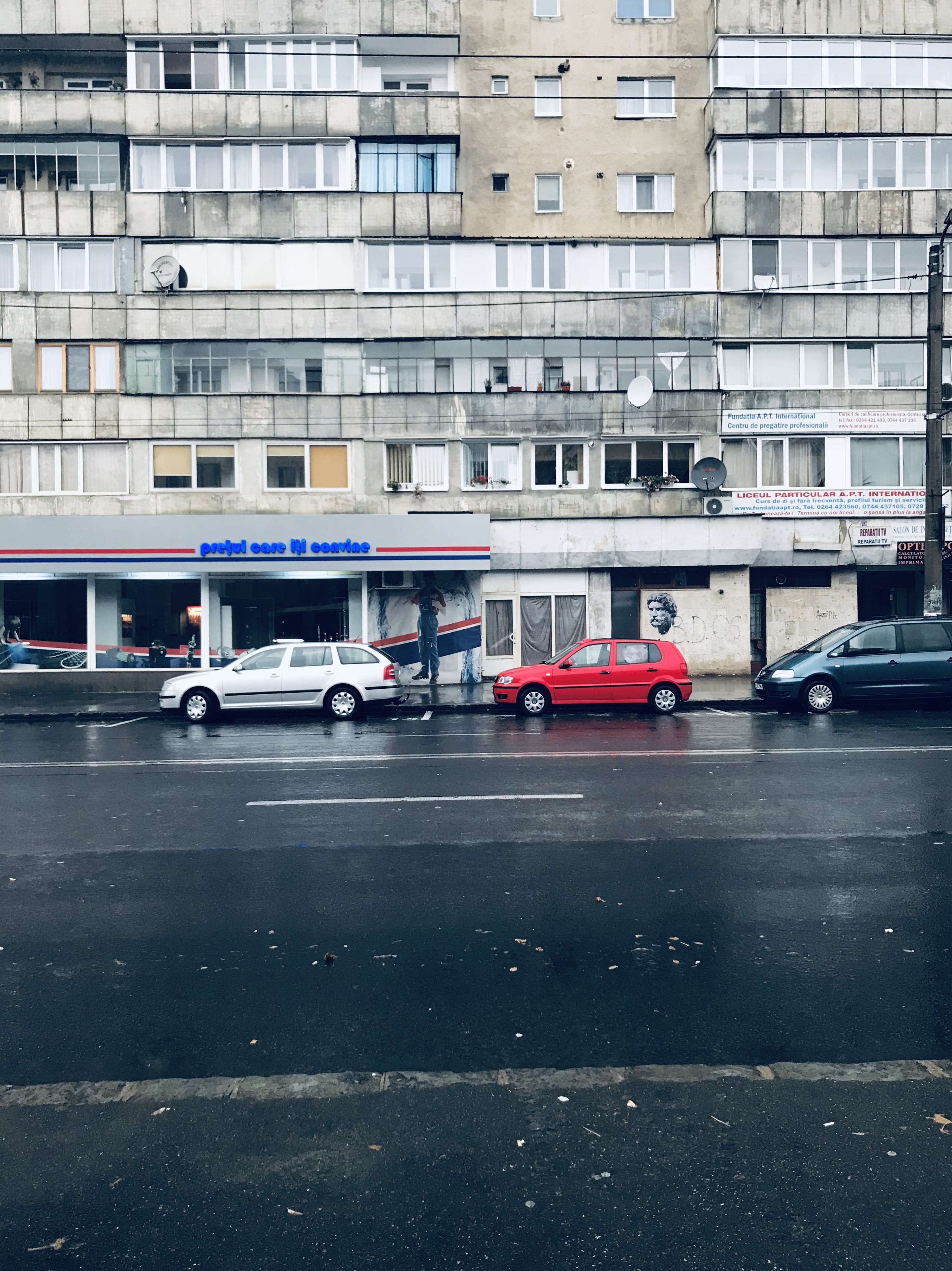nature, no people, window, motor vehicle, building exterior, cluj-napoca, land vehicle, road, transportation, apartment, 4K, car, romania, city life, residential district, Phone HD Wallpaper