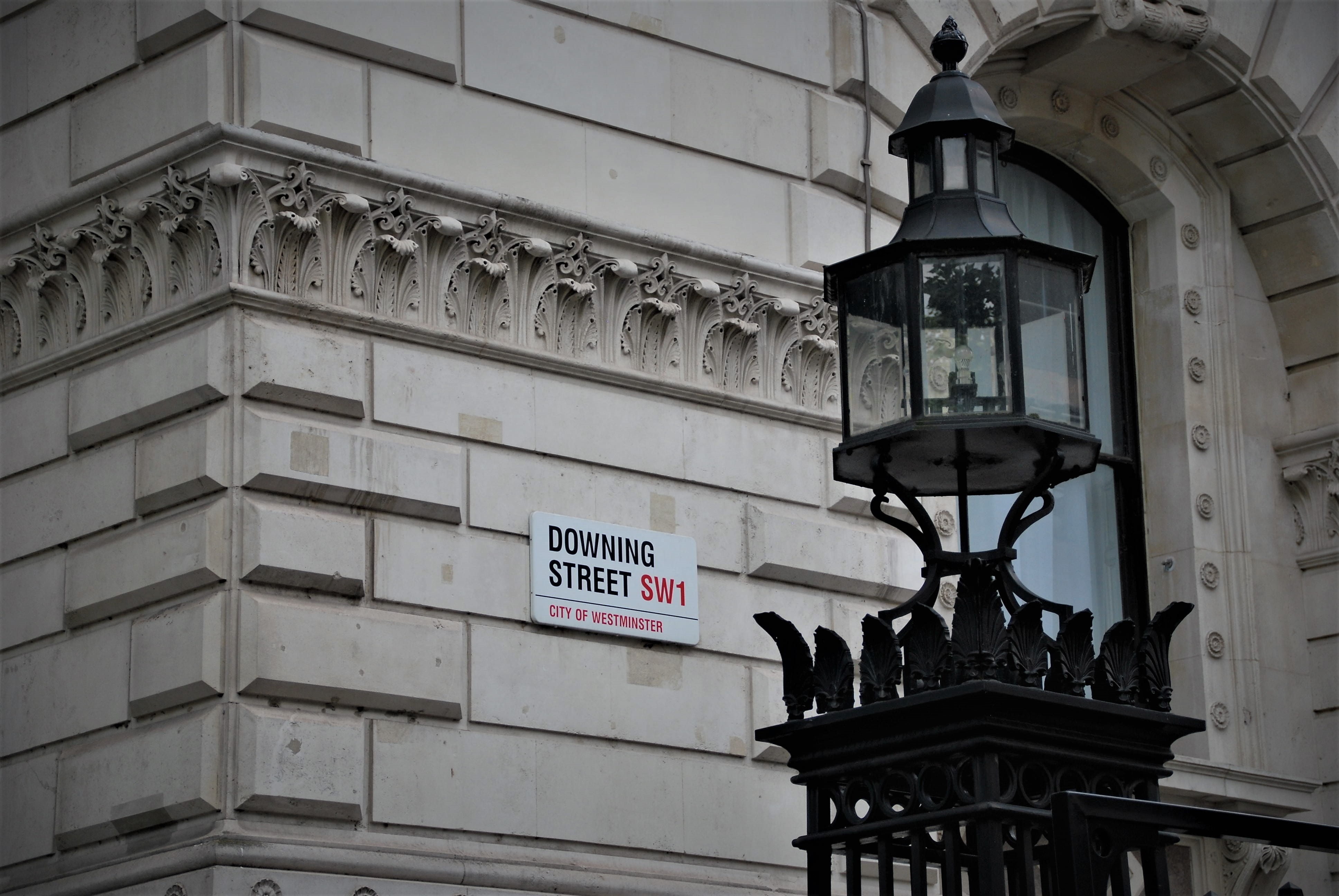 travel destinations, lamp, sign, downing street, history, ornate, turned, the past, communication, wall, architecture, building, wall - building feature, HD Wallpaper