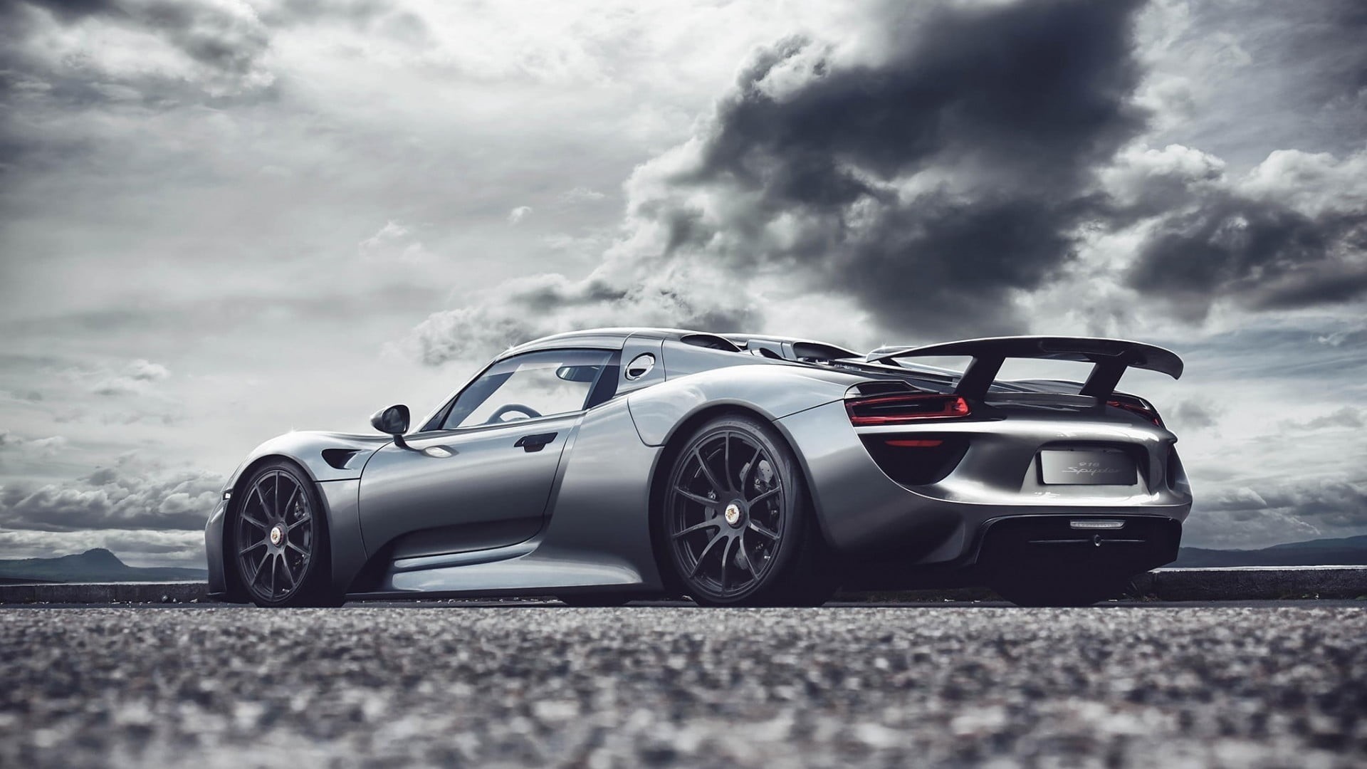 outdoors, cloud - sky, speed, shiny, motor vehicle, keyboards, 1080P, tire, wealth, racecar, luxury, transportation, mode of transportation, sky, surface level, HD Wallpaper