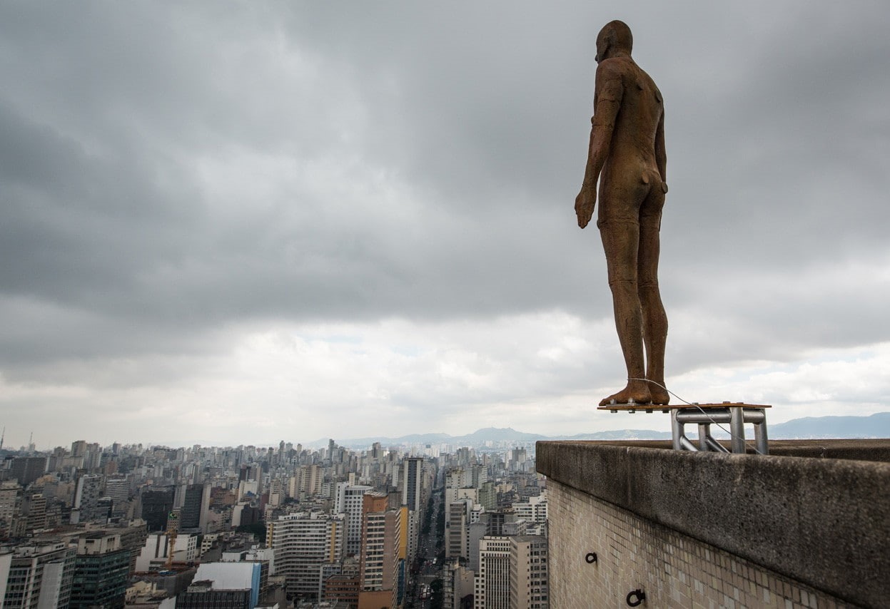 city life, building, building exterior, cityscape, sky, statue, art and craft, overcast, cloud - sky, sculpture, representation, city, skyscraper, landscape, HD Wallpaper