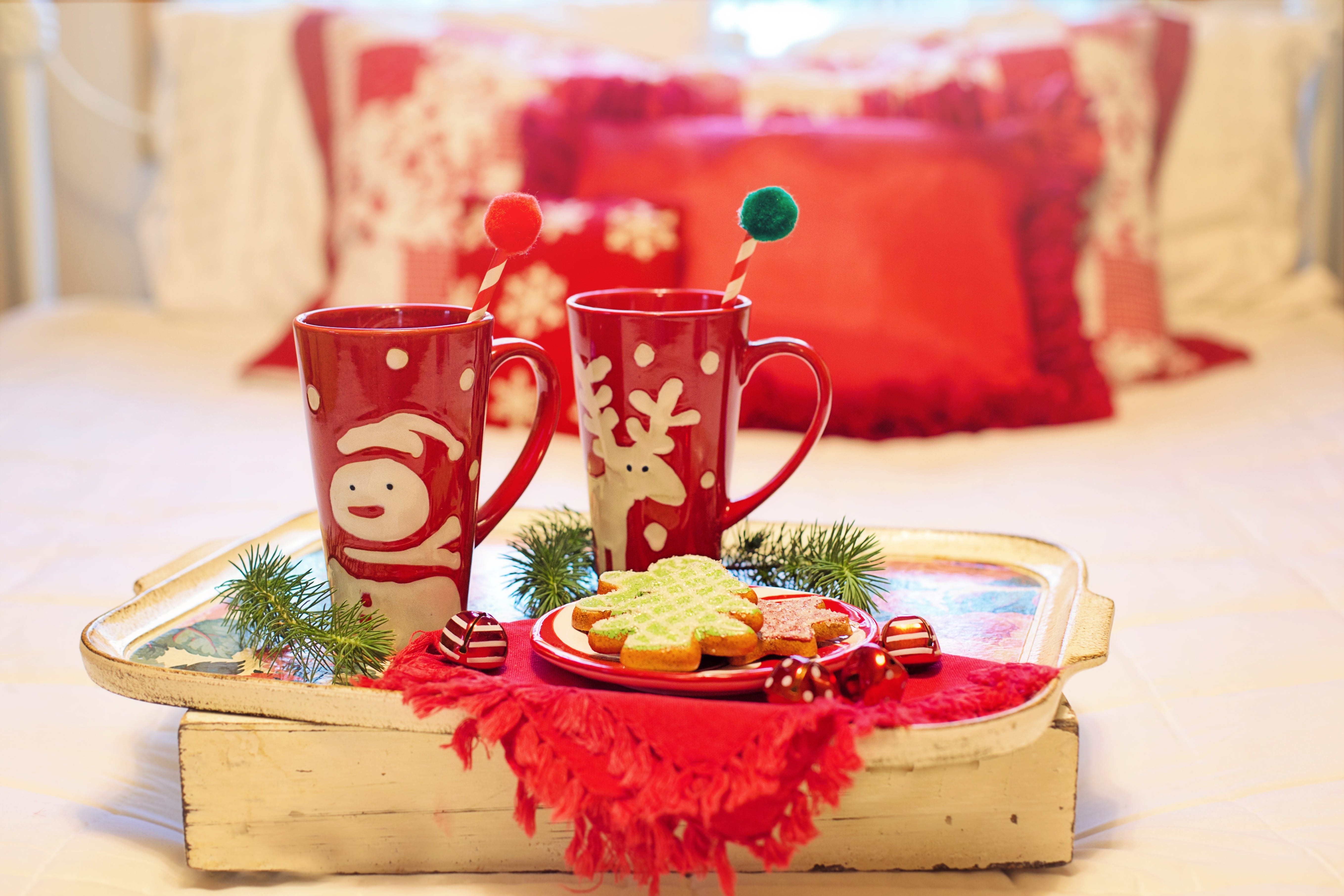 holiday, celebration, december, bed, cozy, cup, indoors, season, hot chocolate, 5K, container, no people, mug, red, ceramic, saucer, glass, focus on foreground, HD Wallpaper