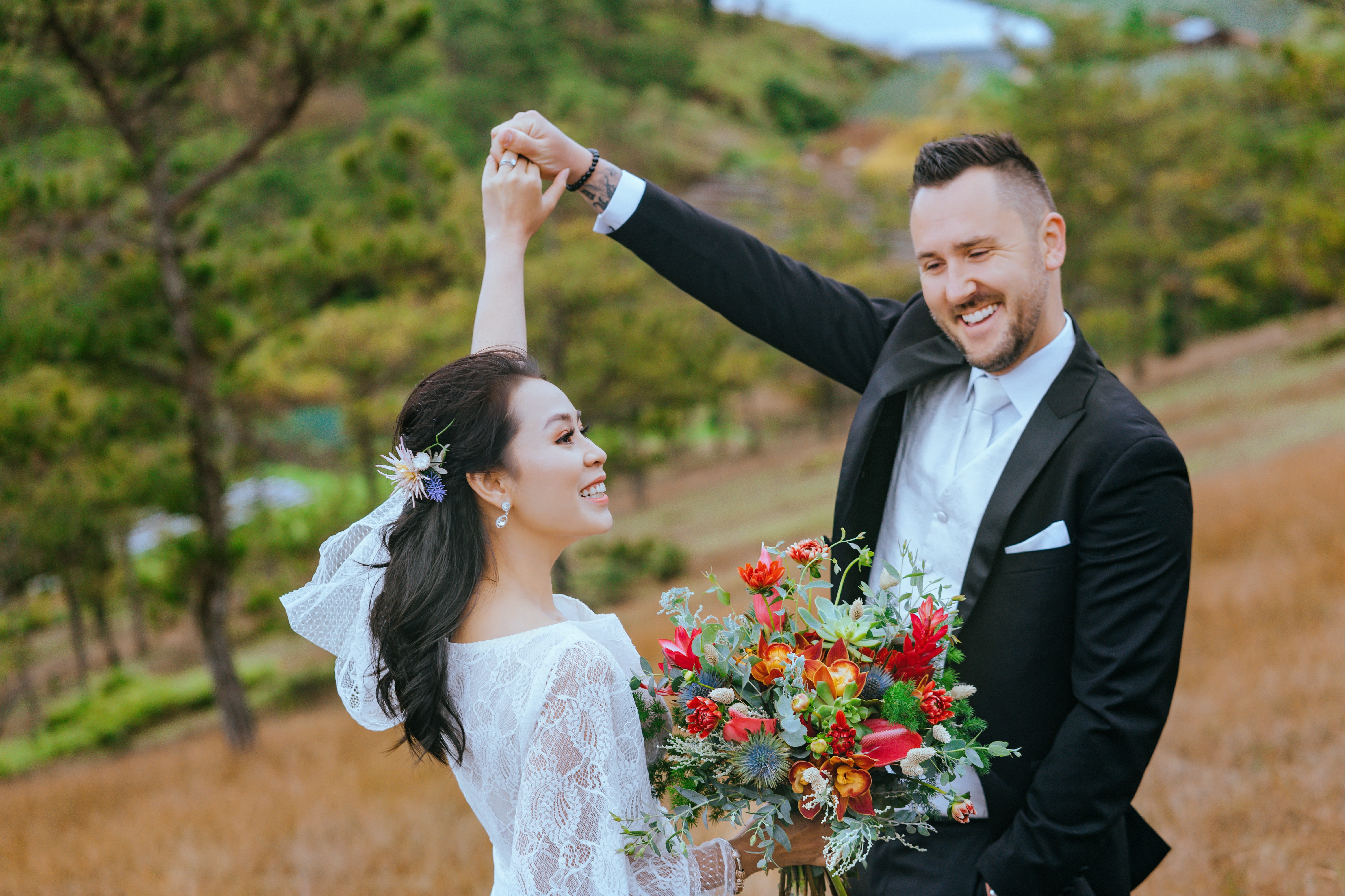 bouquet, standing, wear, flowering plant, women, 5K, wife, wedding dress, men, blurred background, selective, marriage, grass, flower, flowers, real people, HD Wallpaper