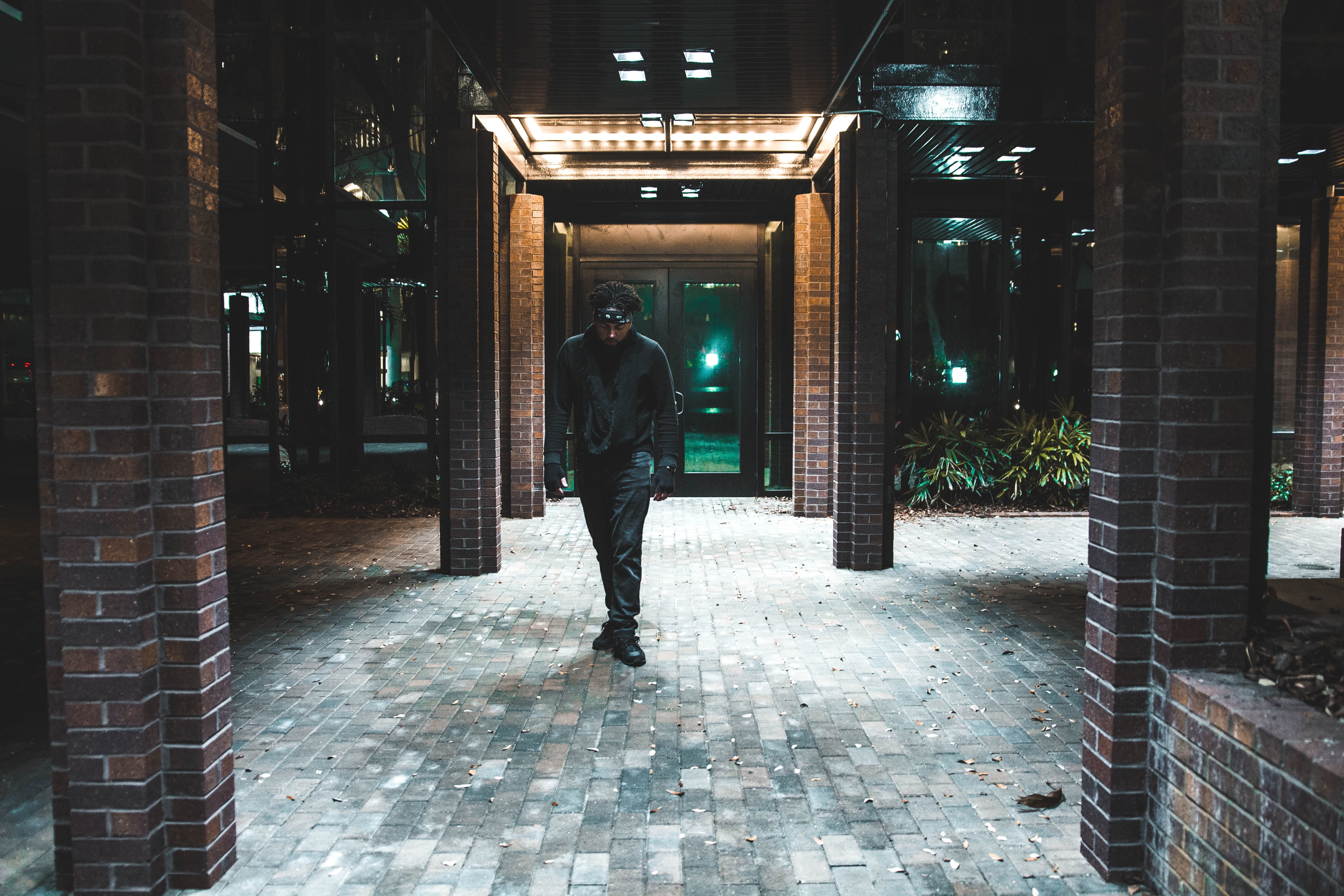 drake, urban city, tampa bay, bricks, footpath, rear view, weeknd, the way forward, brick, vibes, 5K, rappers, architectural column, ovo, united states, HD Wallpaper