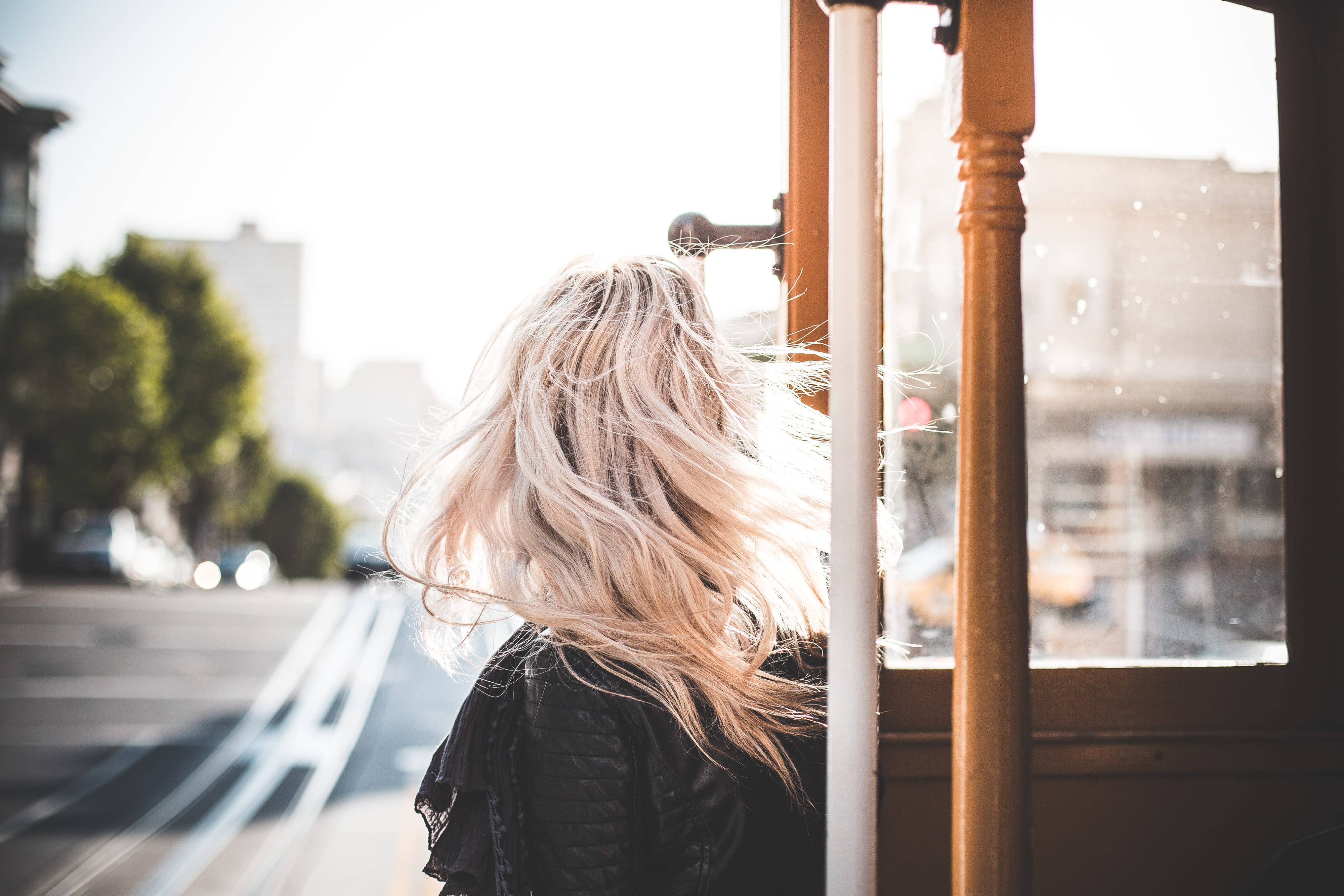 work and travel, transportation, street, city Life, city, blond Hair, rear view, females, cable, only women, ride, Cable Car, San Francisco, car, vintage, HD Wallpaper